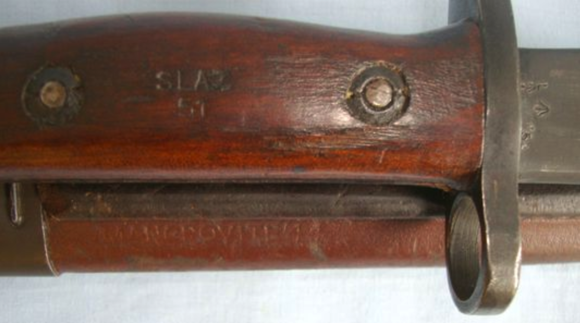 Australian WW2 & Korea Era Owen Machine Gun Bayonet & WW2 1944 Dated Scabbard. - Image 2 of 3