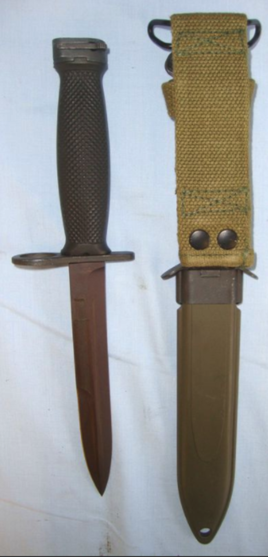 U.S. M7 Bayonet For M16/AR 15 Assault Rifles In It's Correct U.S. M8A1 Scabbard. - Image 3 of 3