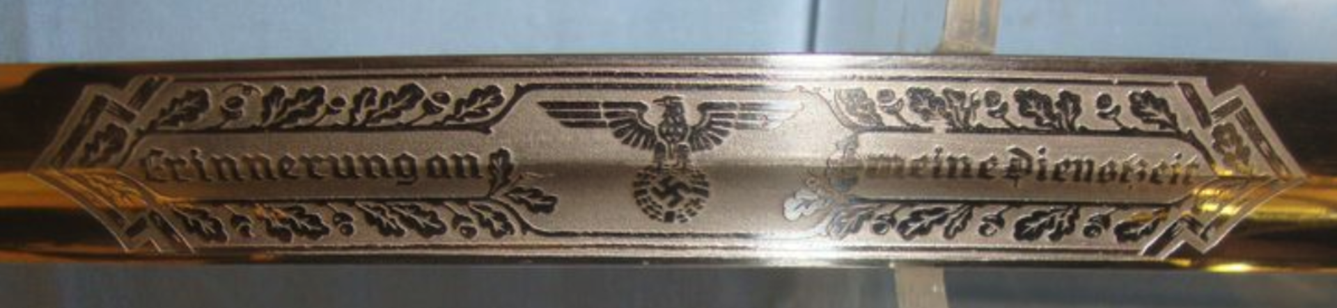 A WW2 Era Nazi German Artillery Presentation Dress Bayonet With Etched Blade 'Regt 13 Magdeburg' - Image 3 of 3