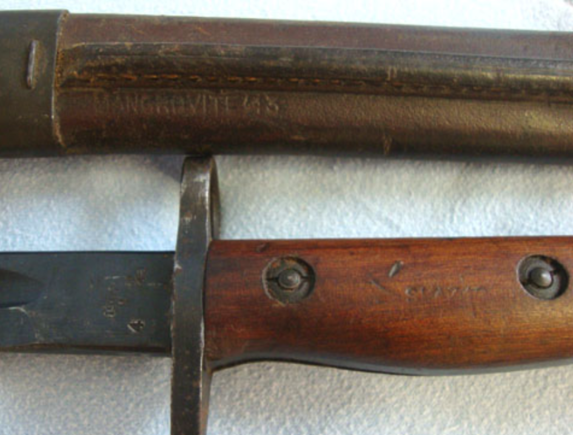 Australian 1907 Pattern, 4th Pattern, Bayonet with 'SLAZ' Marked Grips and Scabbard. - Image 2 of 3