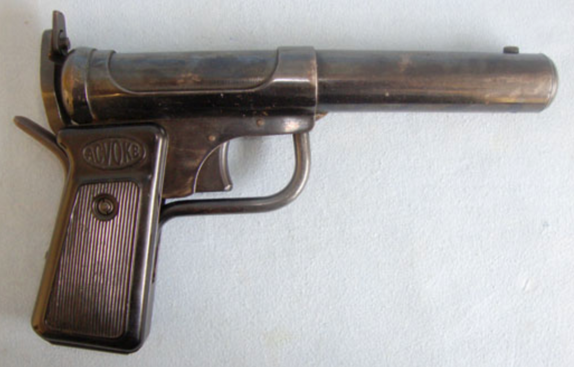1946-1956 British Accles & Shelvoke Ltd 'Acvoke' Break Action .177 Calibre Air Pistol.