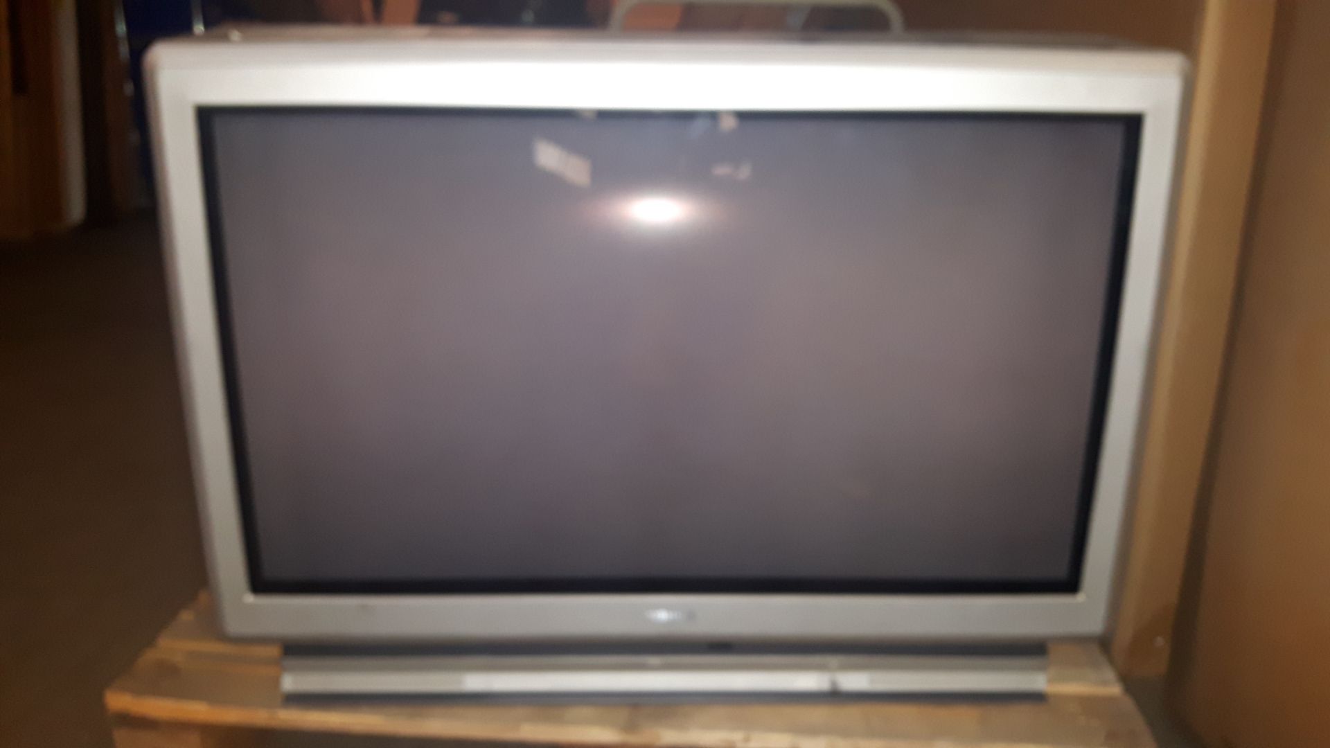 Toshiba 36ZP18P CRT old style television. Untested so sold as spares or repair.