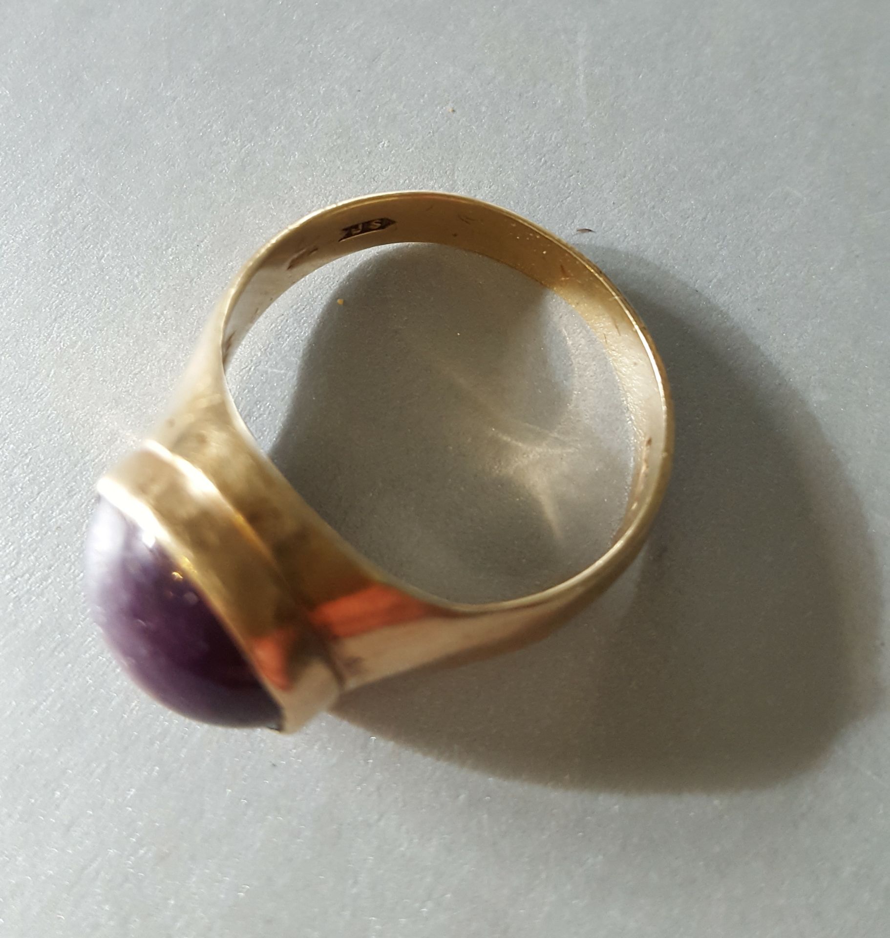 Fine Jewellery 9ct Gold Dress Ring Large Purple Stone Size 'R' - Image 2 of 2