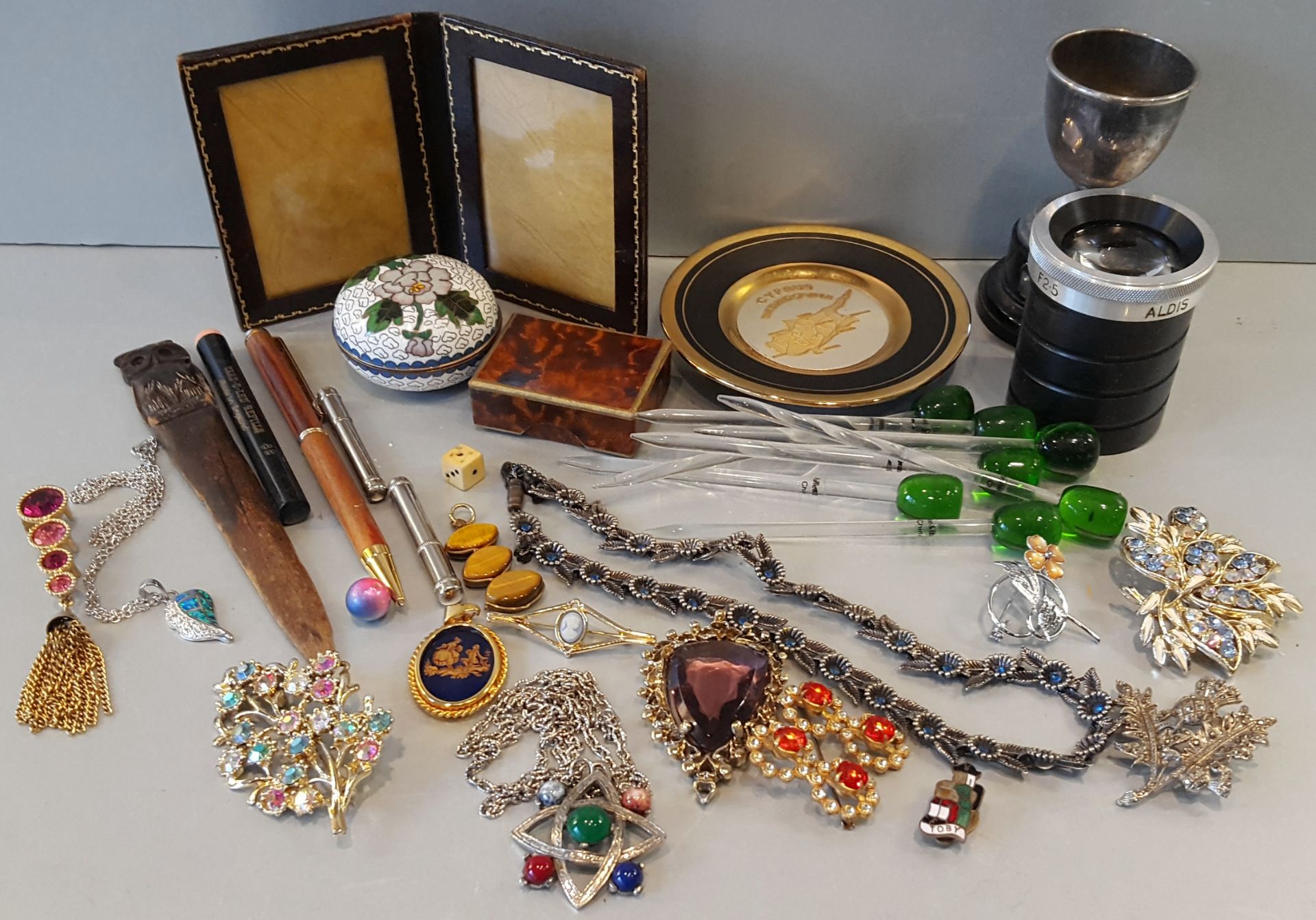 Vintage Retro Parcel Costume Jewellery & Other Items.