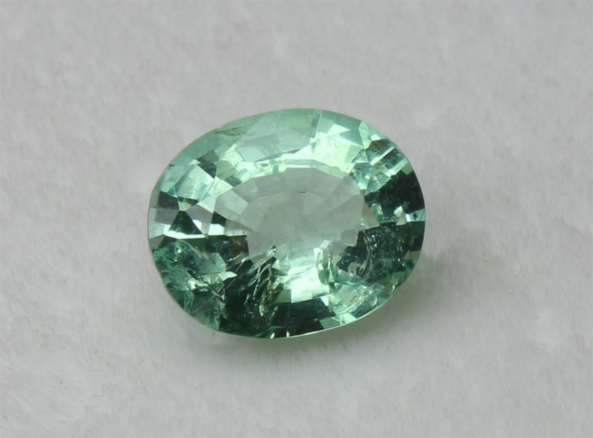 NO RESERVE - 1.32 CT IGI Certified Colombian Emerald - Image 2 of 4