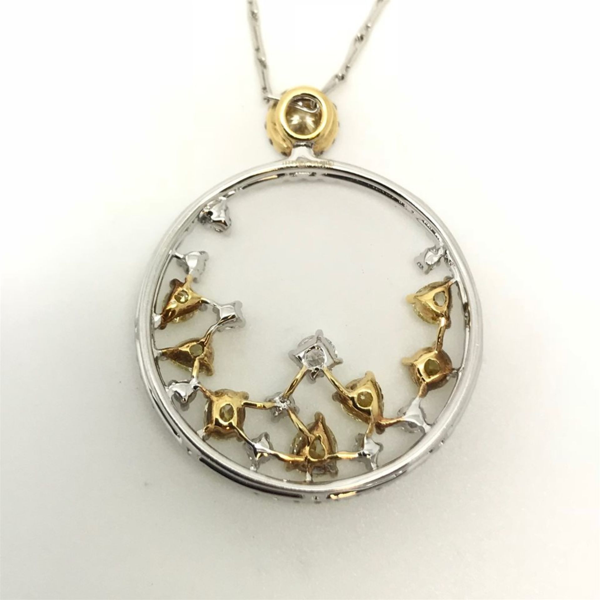 2.50ct Yellow & White Diamond Circle Pendant, 18ct White Gold - 20" Chain - Image 3 of 5