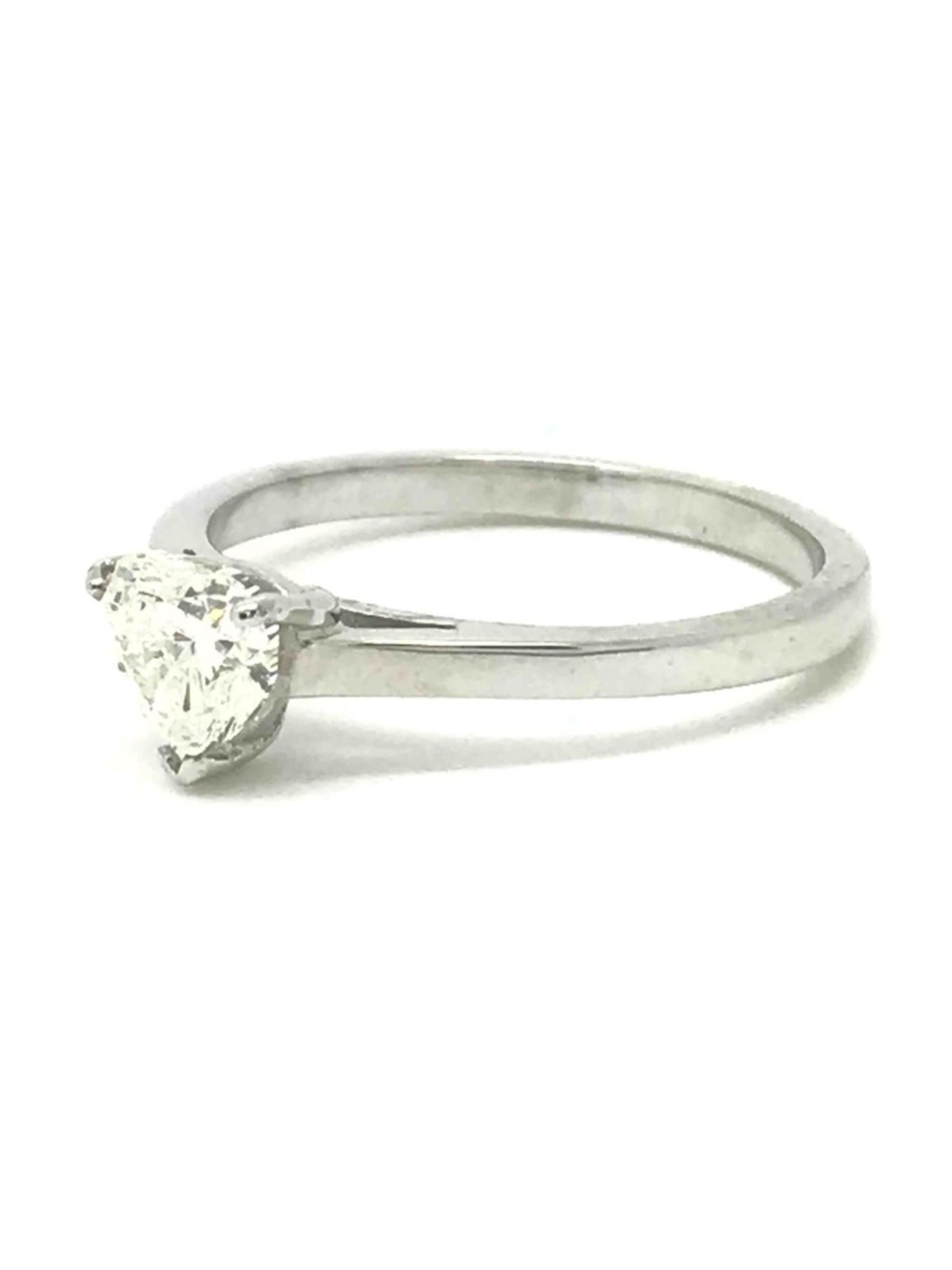 Certificated 0.72ct Heart Shaped Diamond Single Stone Ring - Image 2 of 5