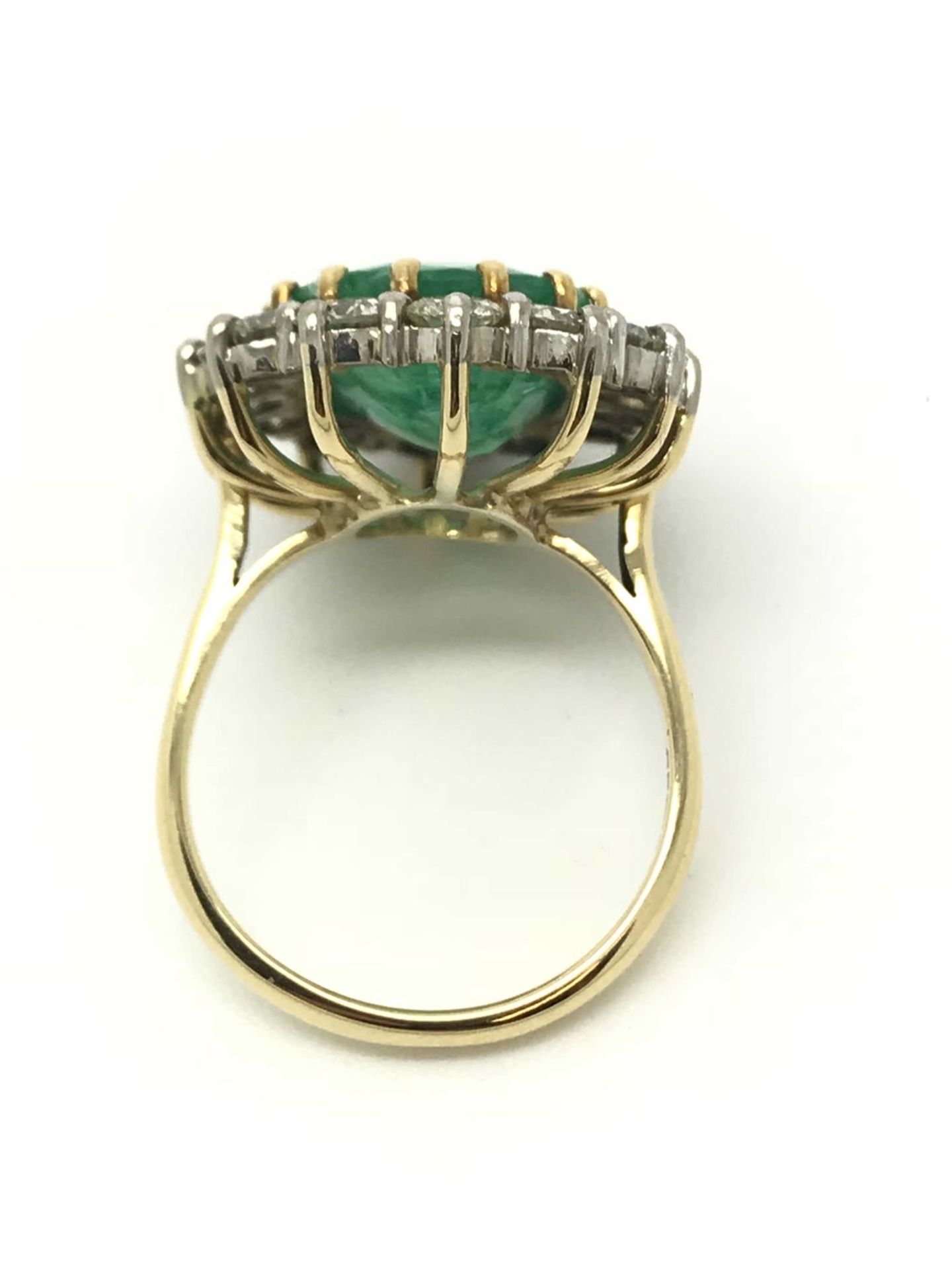 Emerald (6.93ct) & Diamond (2.10ct) Large Cluster Ring - 18ct Gold - Image 4 of 5