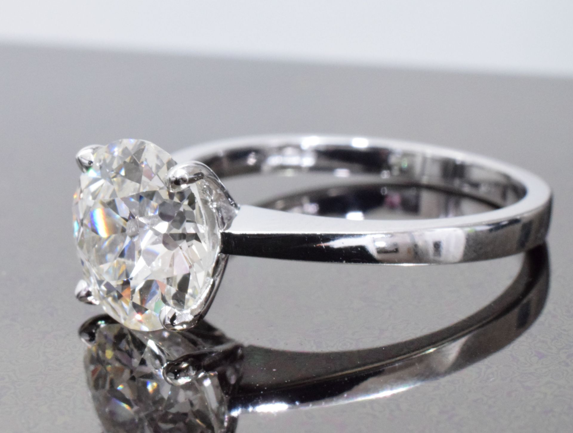 2.50 Carat Diamond Ring Set in White Gold - Image 4 of 6