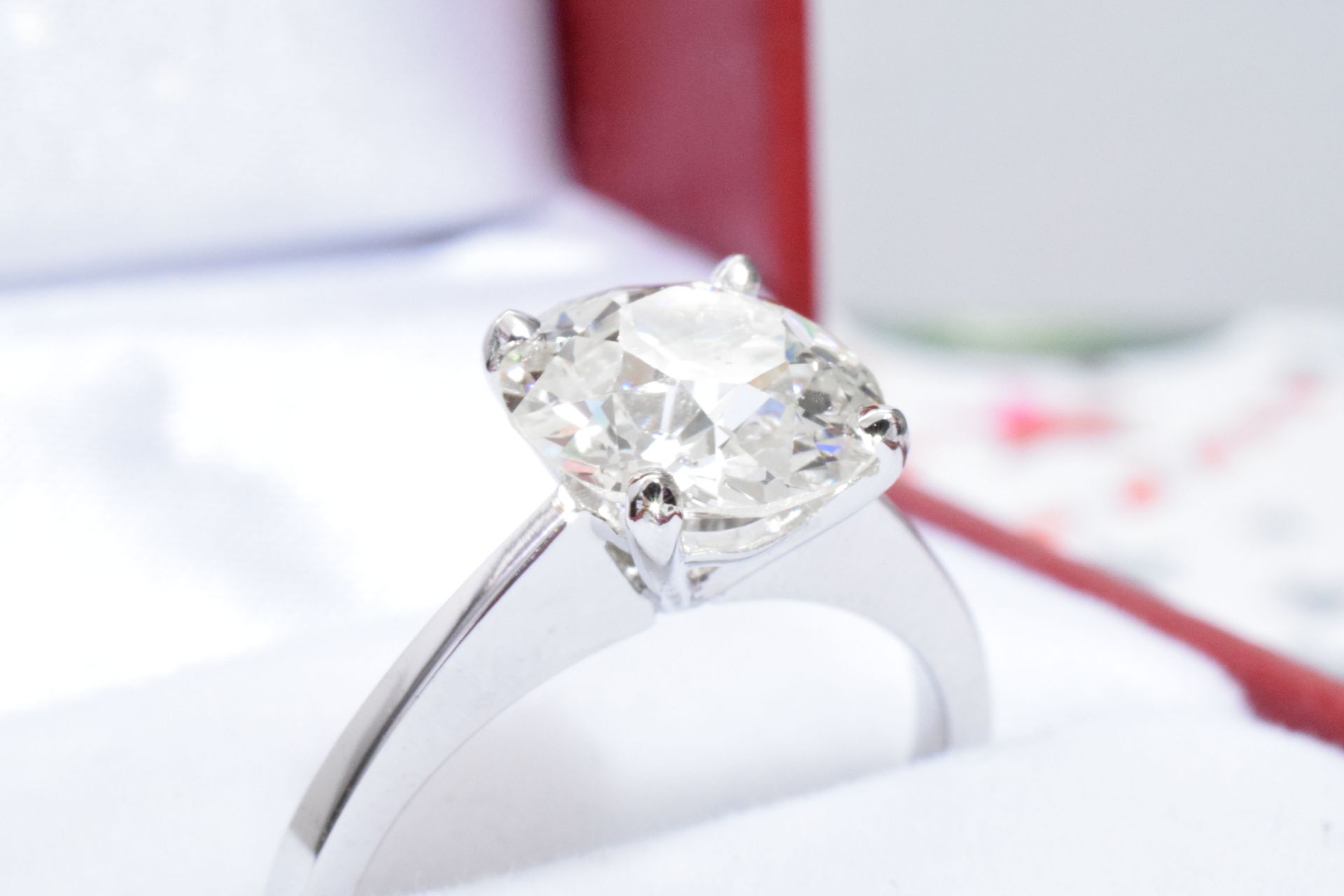 2.50 Carat Diamond Ring Set in White Gold - Image 6 of 6
