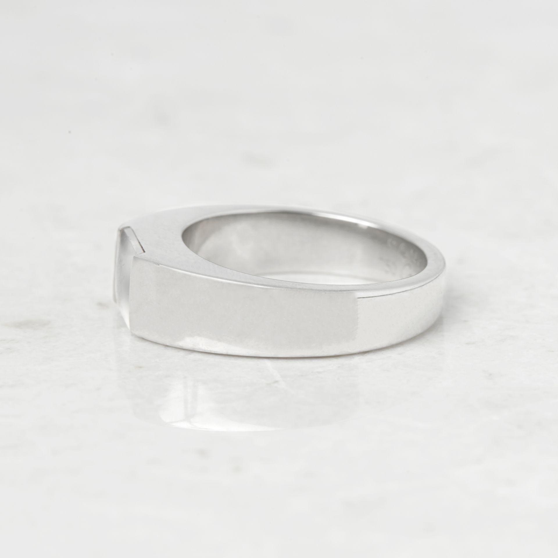 Cartier 18k White Gold Moonstone Tank Ring - Image 6 of 17