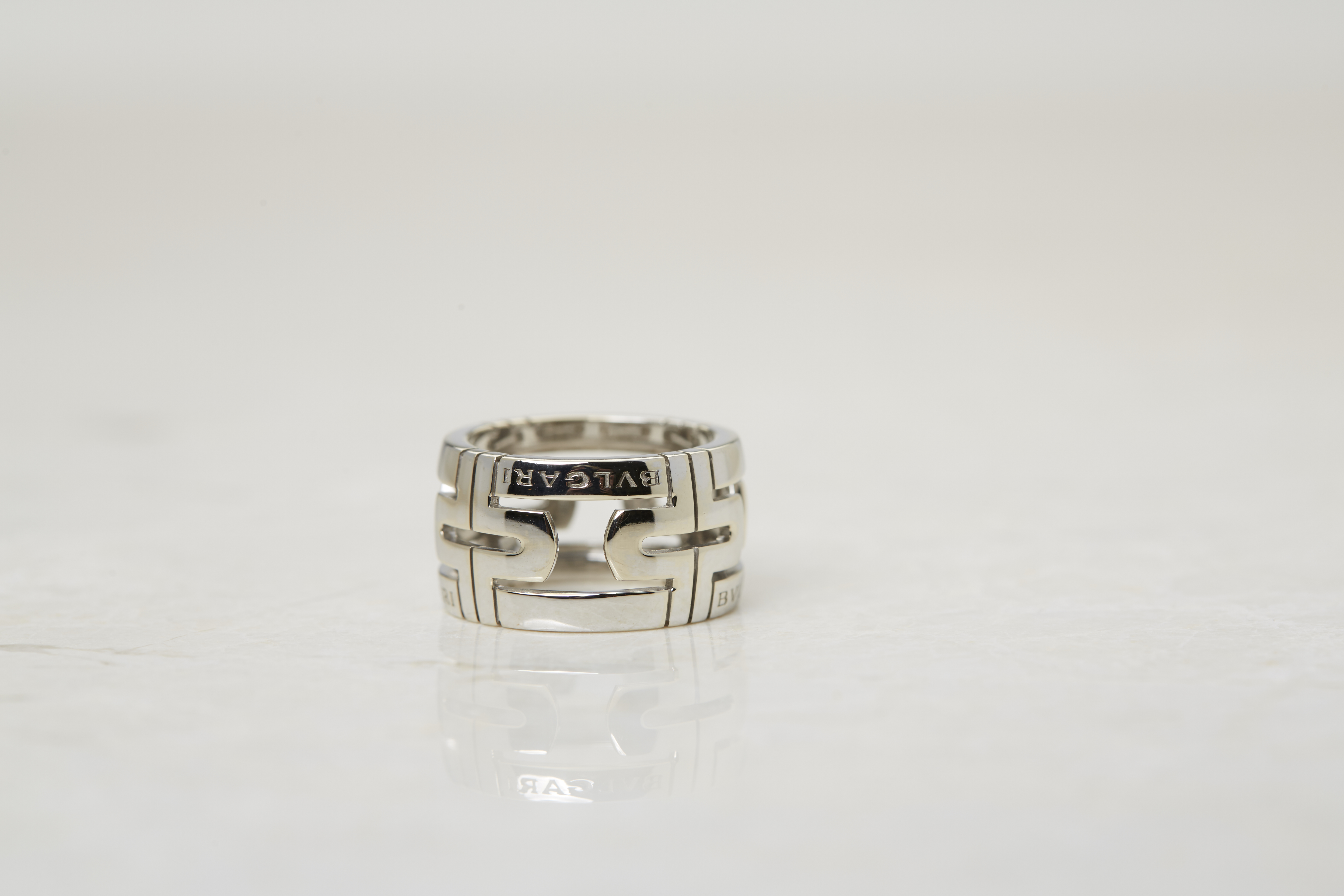 Bulgari 18k White Gold Cut Out Parentesi Ring AN853974 - Image 3 of 13