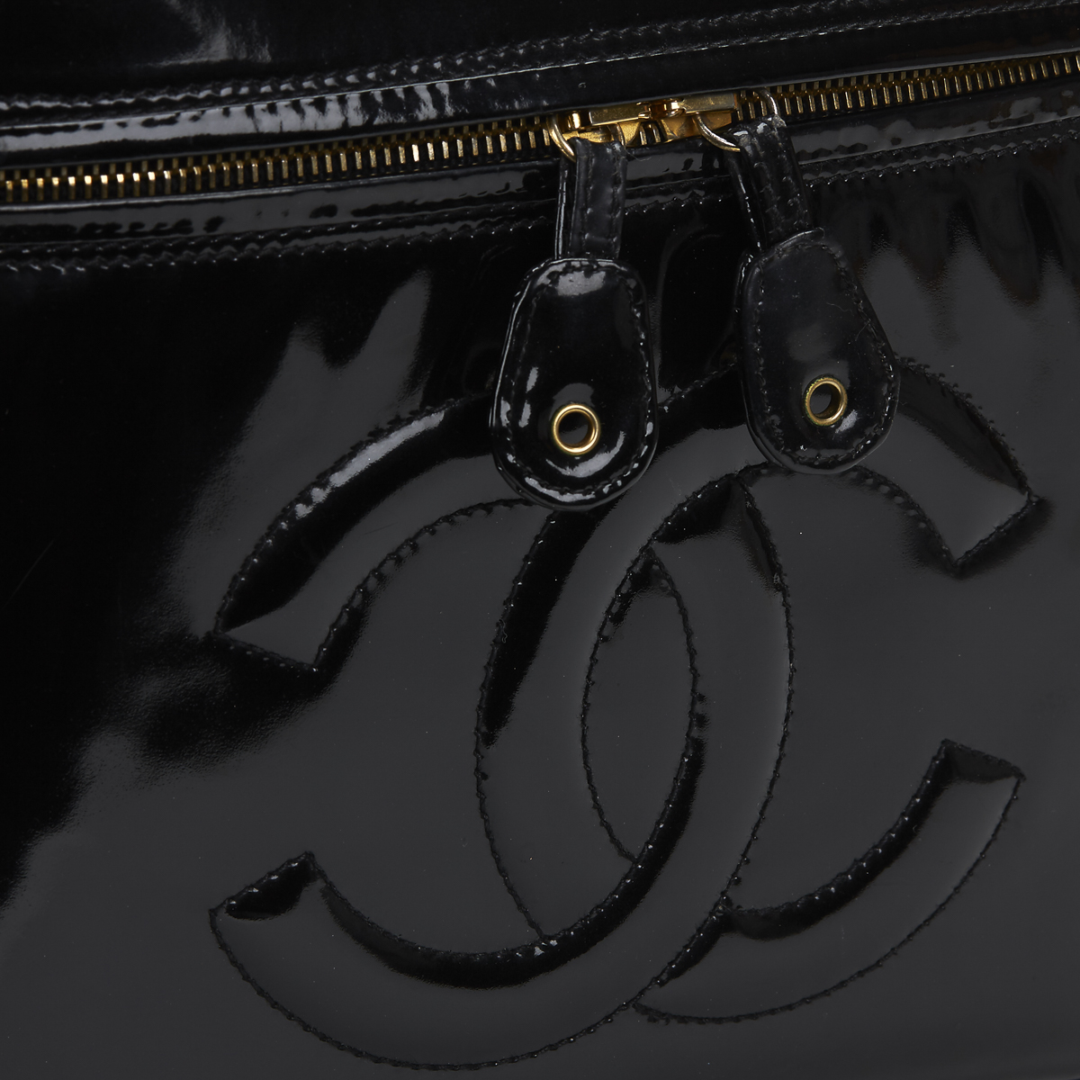 Chanel Black Patent Leather Vintage Vanity Bag - Image 6 of 9