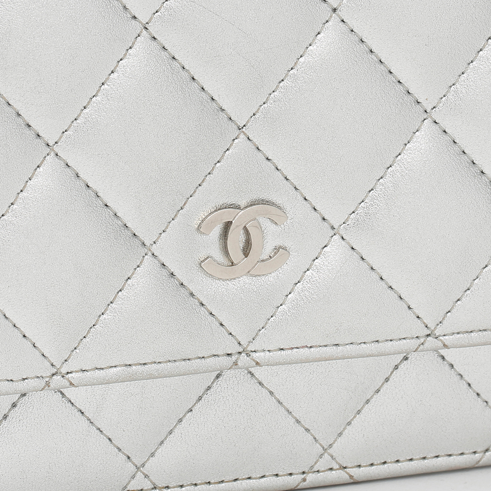 Chanel Silver Quilted Metallic Lambskin Wallet-On-Chain WOC - Image 6 of 11