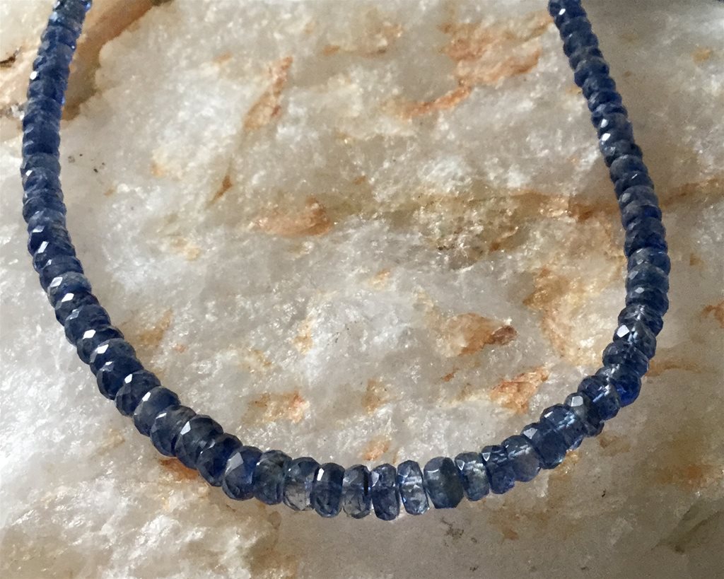 Himalayan Kynaite Graduated Faceted Rondelles 2/1 x 5/2 18 cm gems blue strand - Image 2 of 4