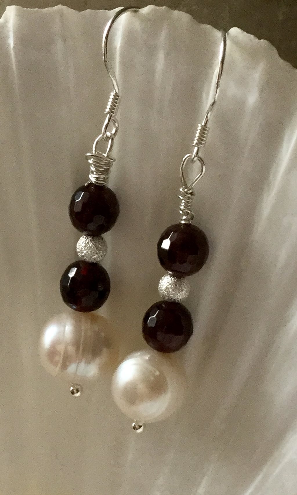 Indian Garnet and real Cultured Freshwater pearls Dangly Earrings 925 silver