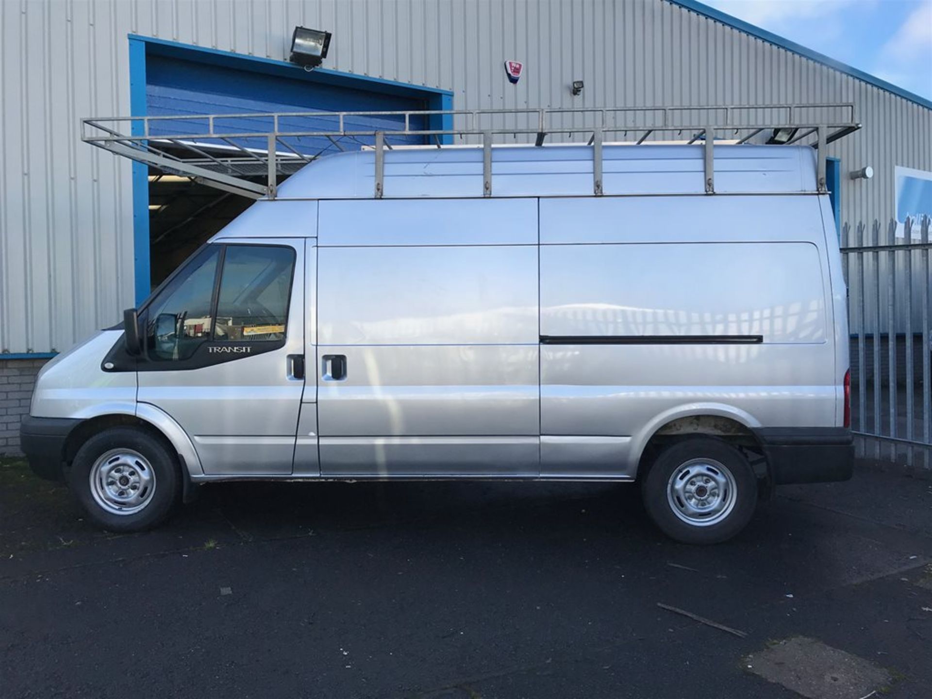 Ford Transit 2.2 T350 125ps Diesel RWD 3.5t - Image 3 of 9
