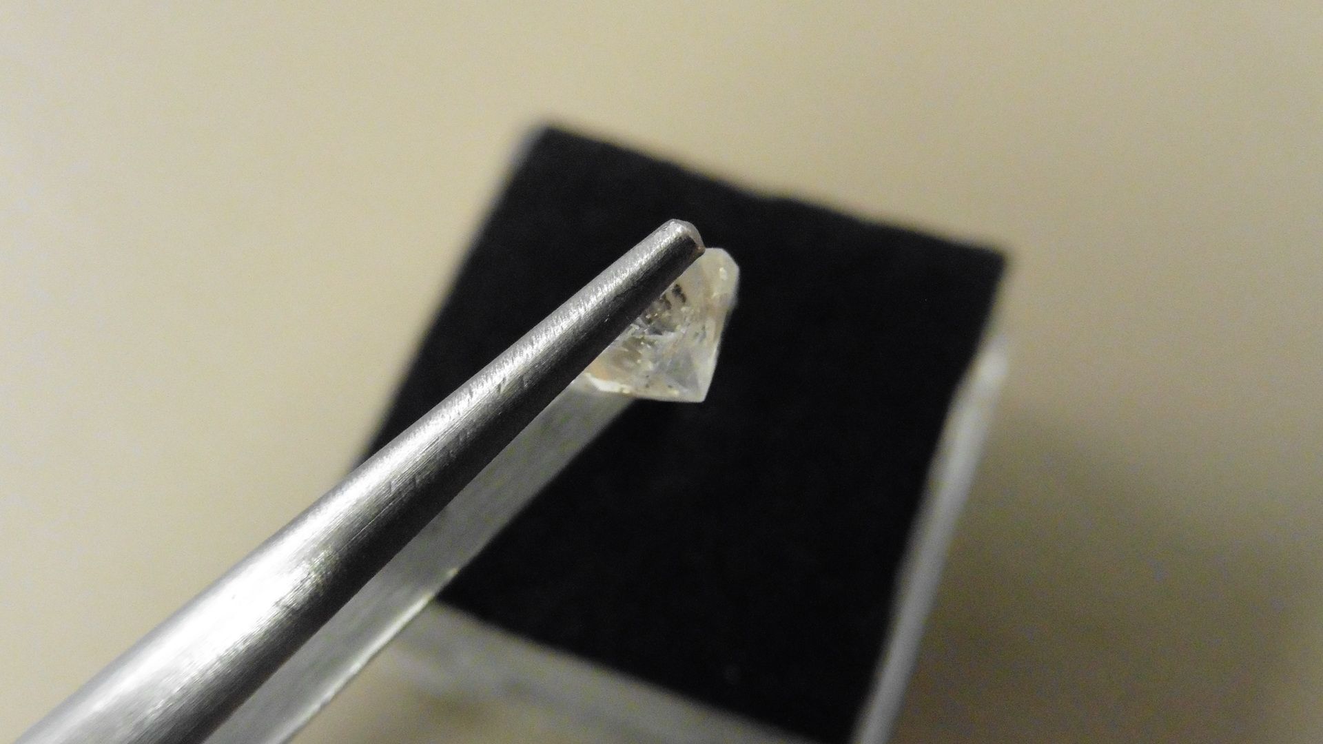 1.17ct natural loose brilliant cut diamond. I colour and I2 clarity. 6.53 x 4.22mm. No certification - Image 3 of 4