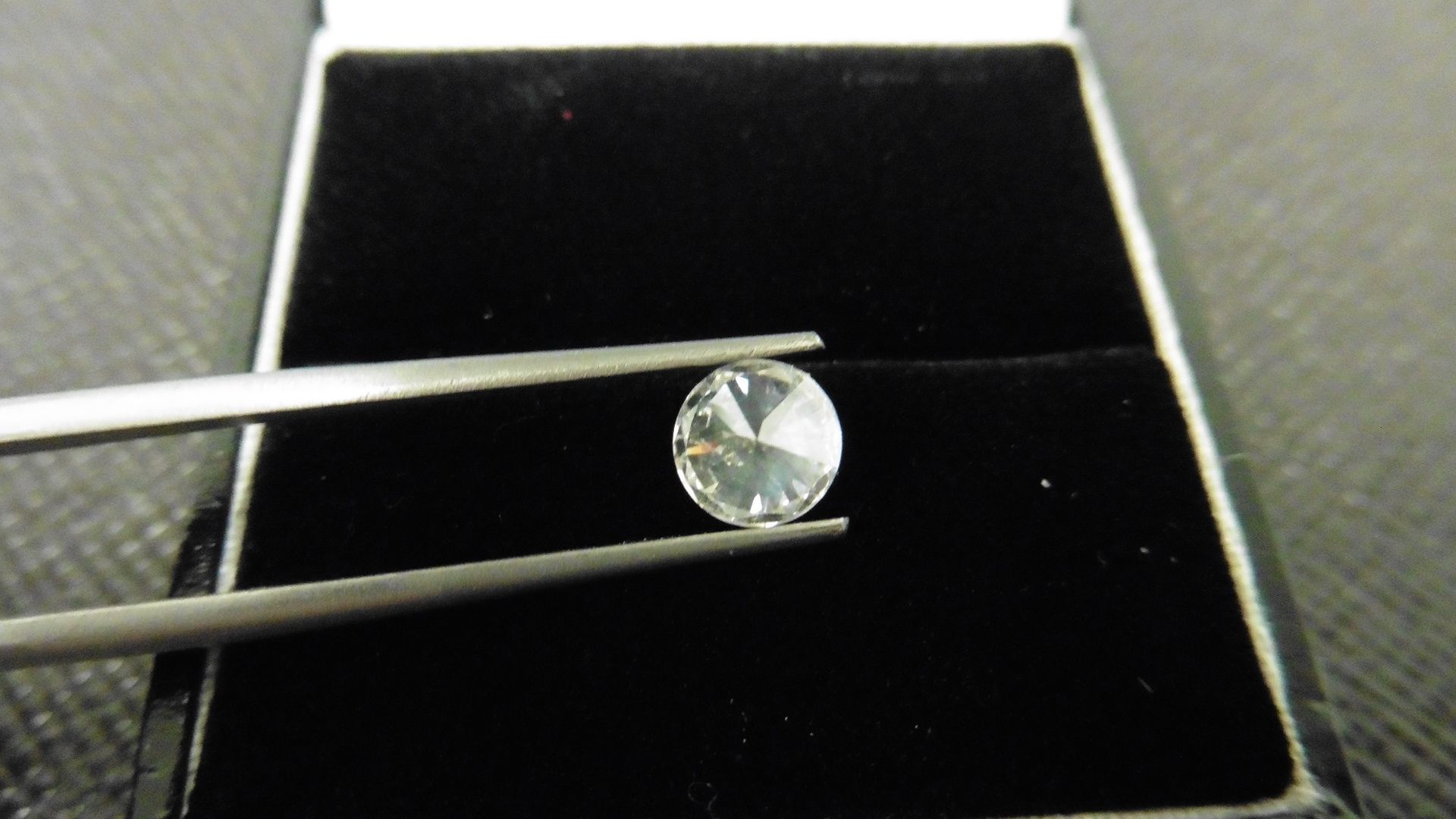 1.09ct natural loose brilliant cut diamond. G colourand si2 clarity. Colour treated. 6.42 x 6.43 x - Image 4 of 5