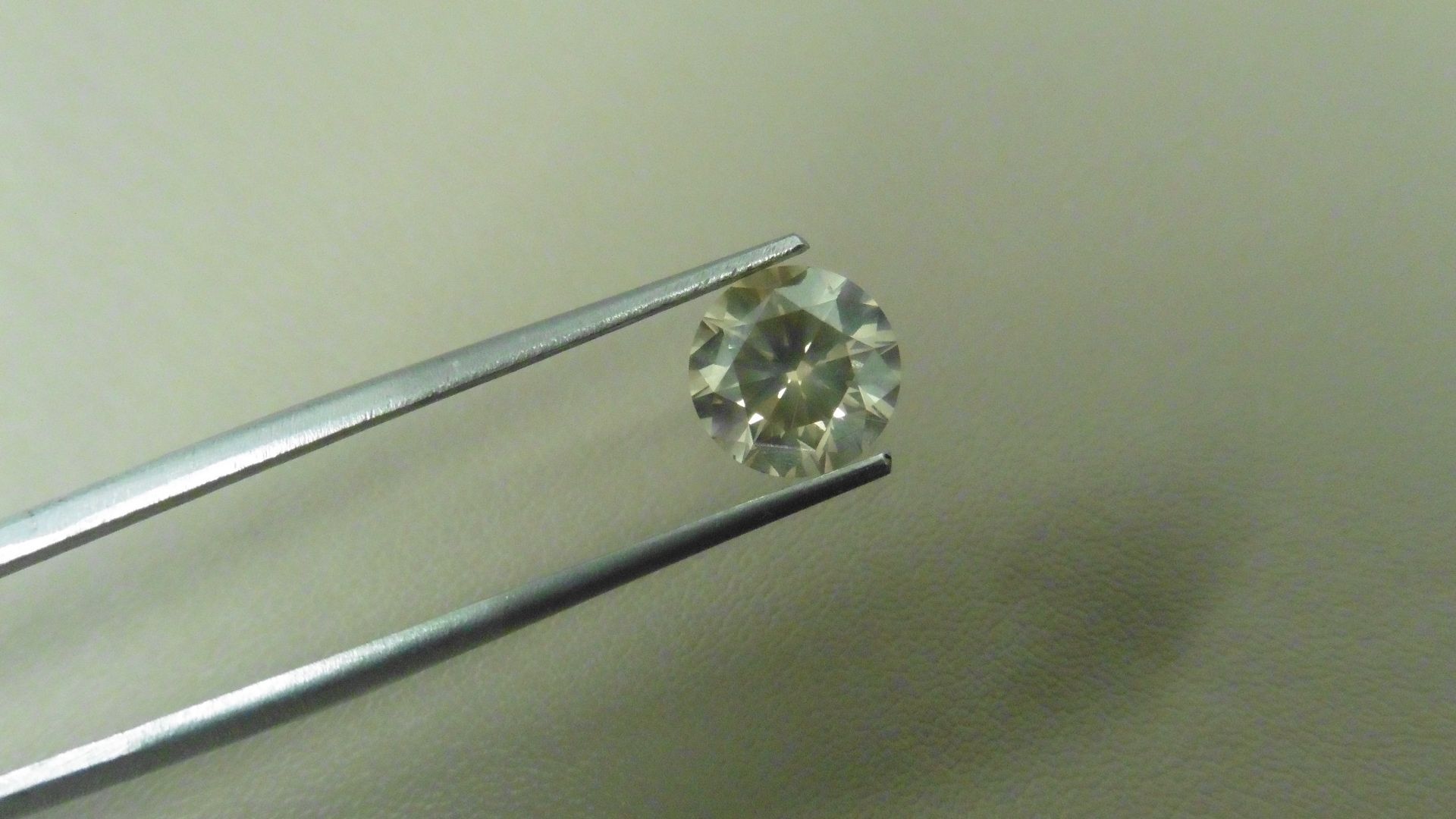 2.04ct natural loose brilliant cut diamond. K colour and si1 clarity. 7.96 x 4.96mm. No