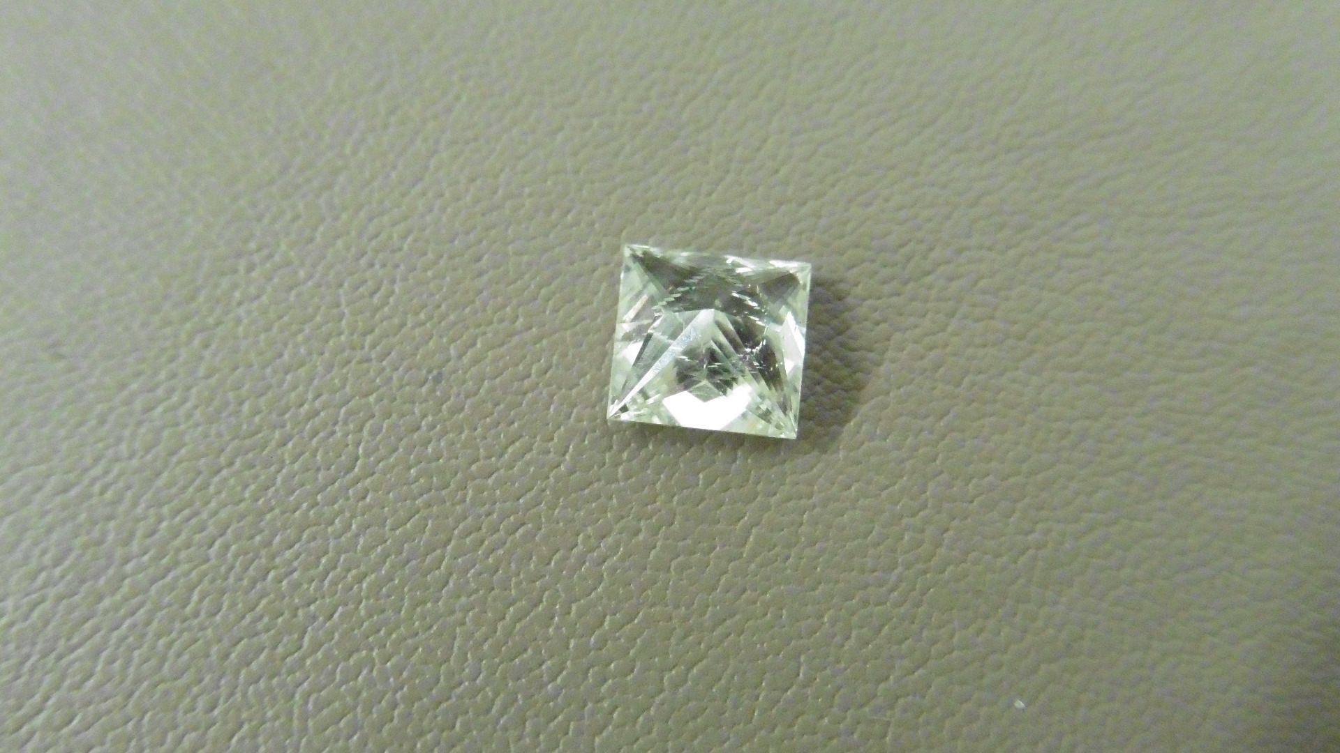 1.02ct natural loose princess cut diamond. K colour and si2 clarity. 5.31 x 5.16 x 4.02mm. No - Image 4 of 4