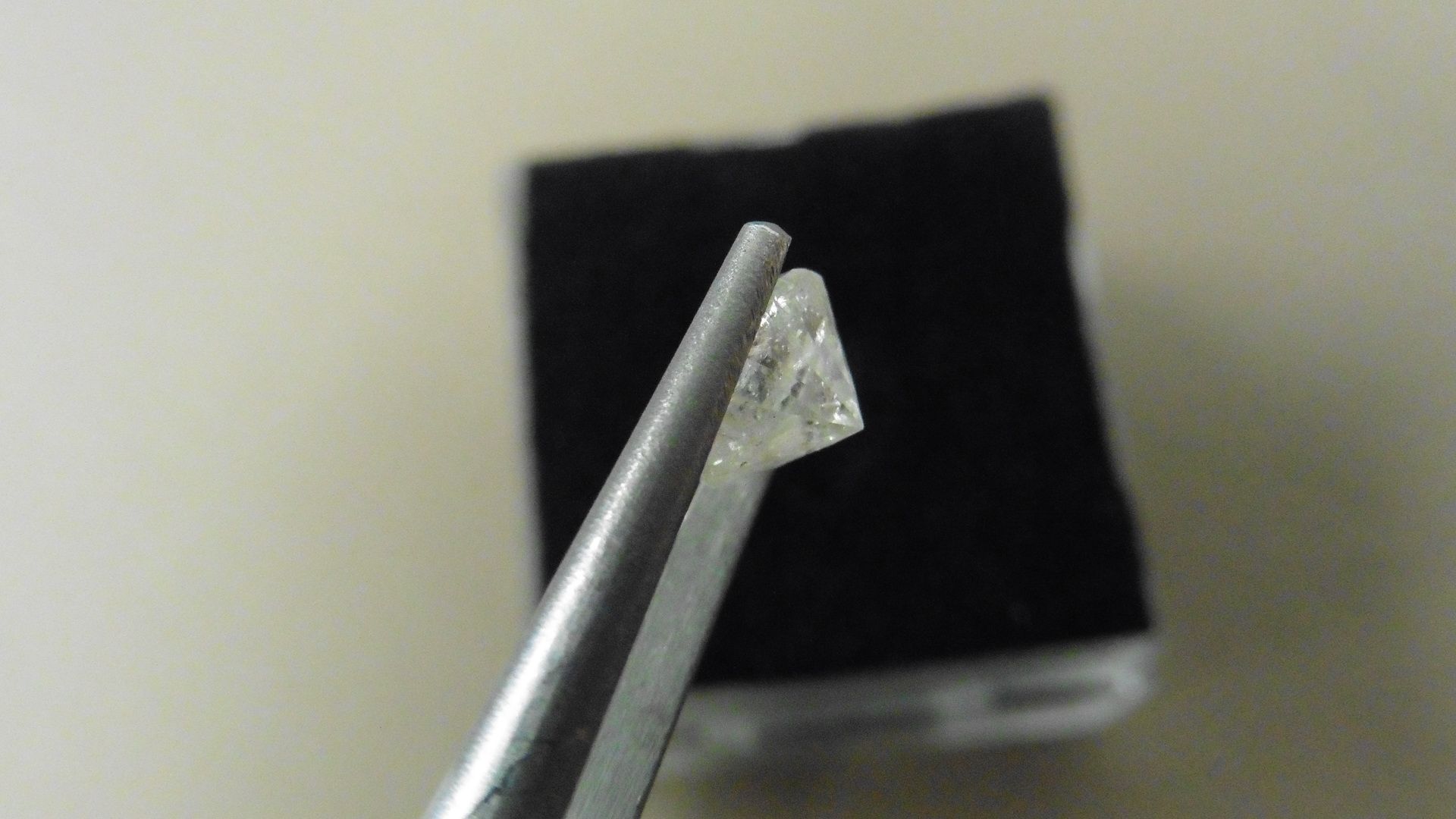 1.25ct natural loose brilliant cut diamond. I colour and I2 clarity. 6.57 x 4.44mm. No certification - Image 2 of 4