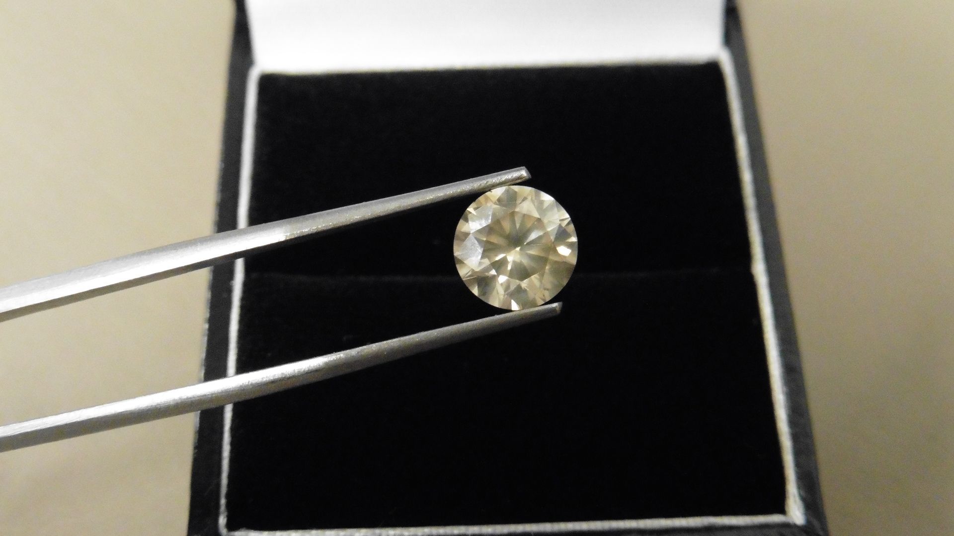 2.04ct natural loose brilliant cut diamond. K colour and si1 clarity. 7.96 x 4.96mm. No - Image 5 of 5