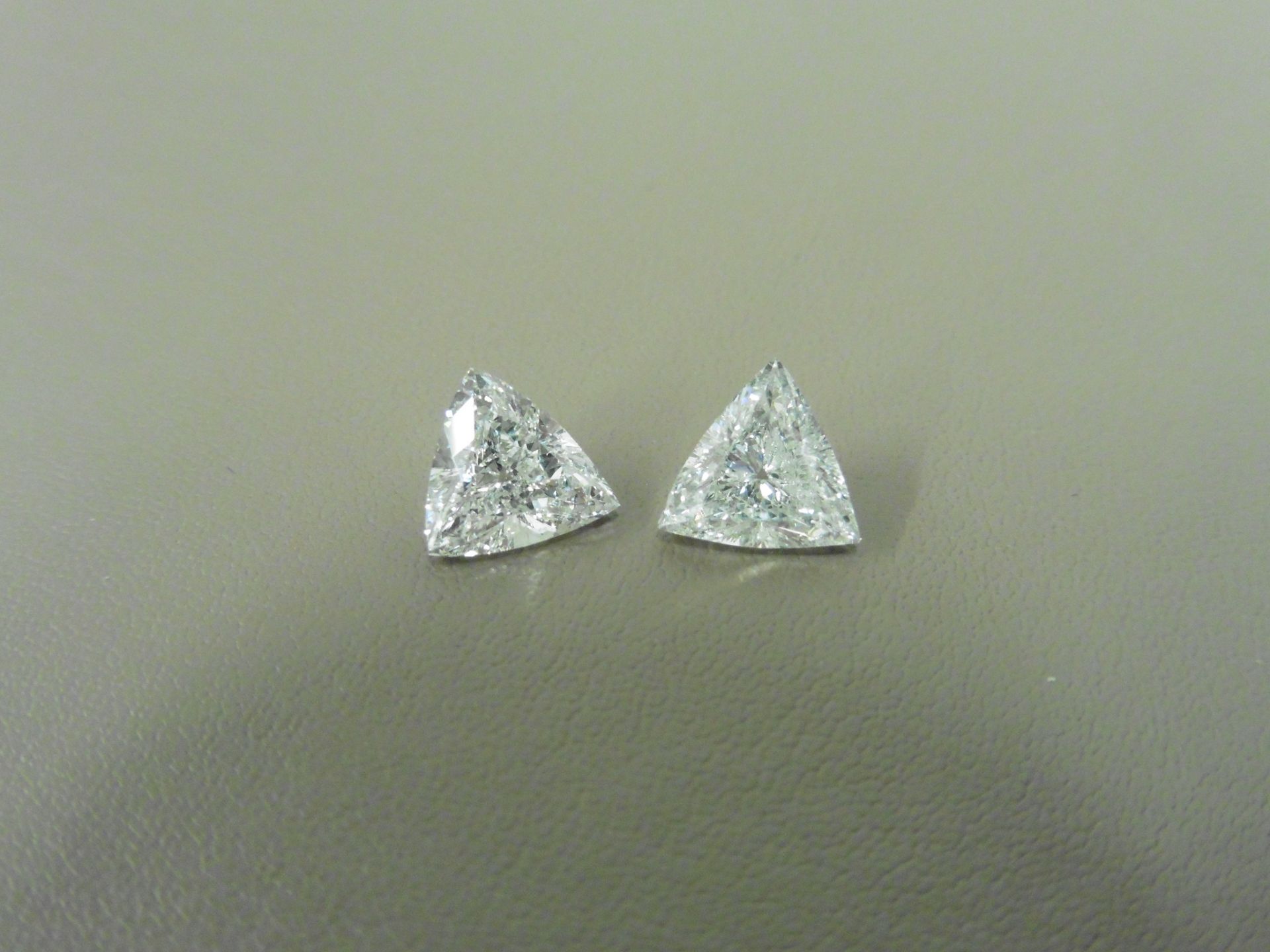 2.21ct natural loose pair of triangular diamonds. F colour and VS-SI clarity. EGL certificaton. - Image 2 of 4