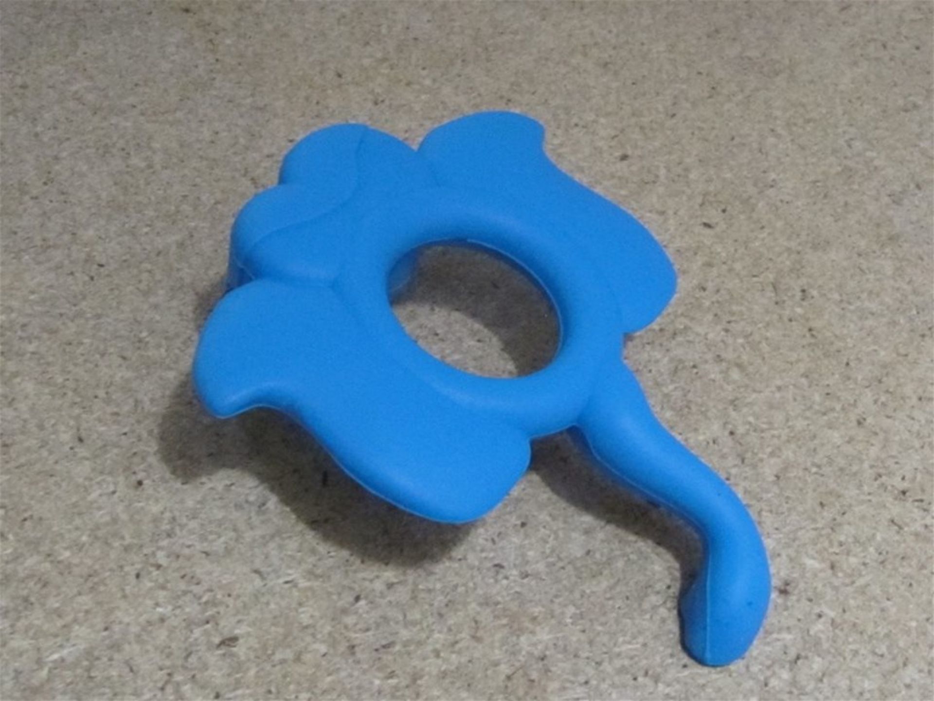 (142) Beasty Toys, Vibrating Elephant Ring. Blue. No vat on Hammer, Shipping available. - Image 2 of 5