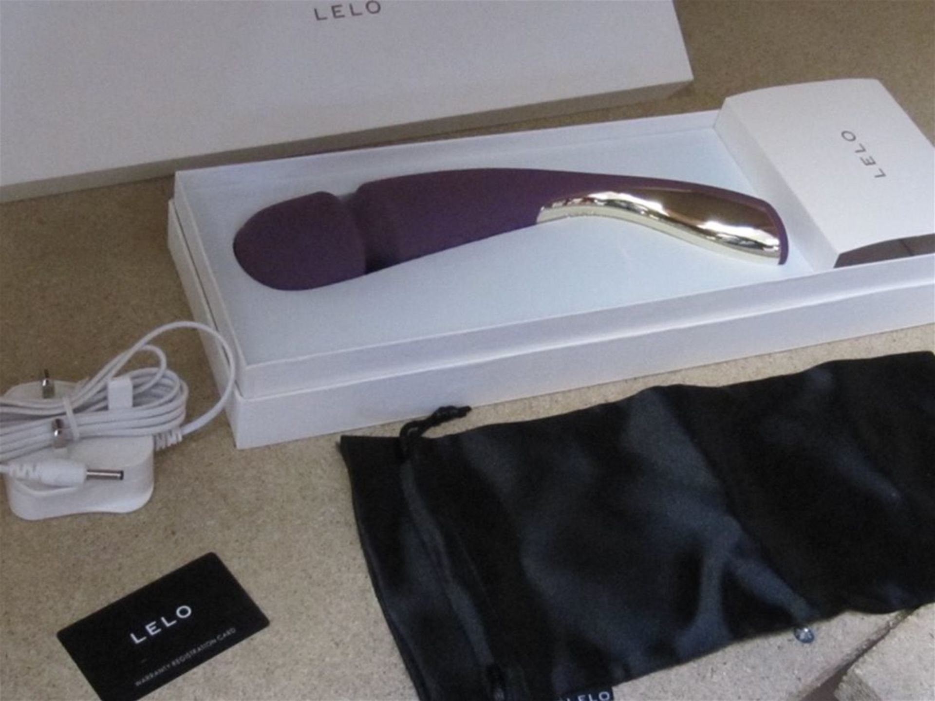 (104) Lelo Premium Body Massager. Purple. No vat, Shipping available. - Image 7 of 8