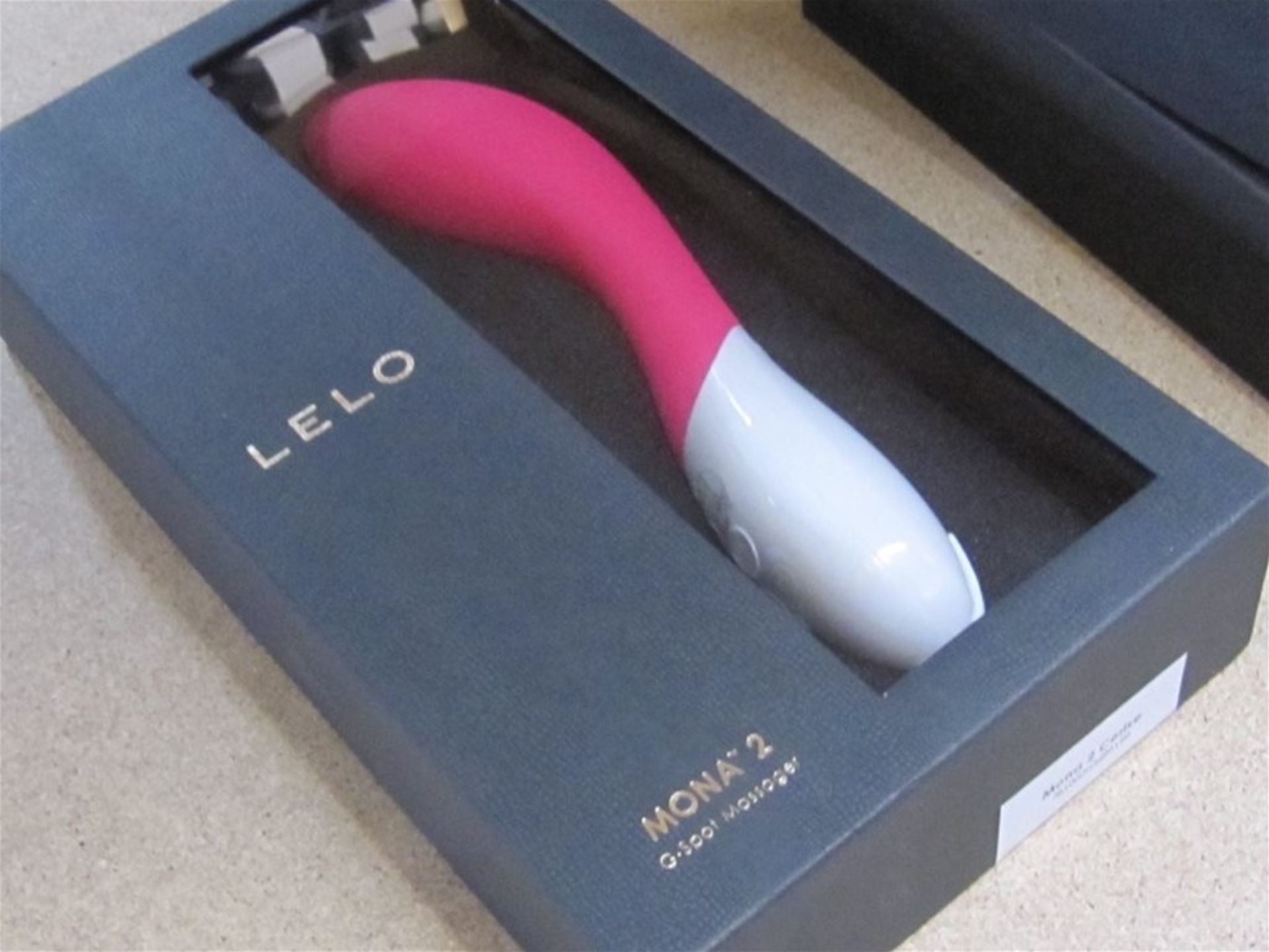 (134) Lelo Mona 2 Massager. Pink. No vat on Hammer, Shipping available.