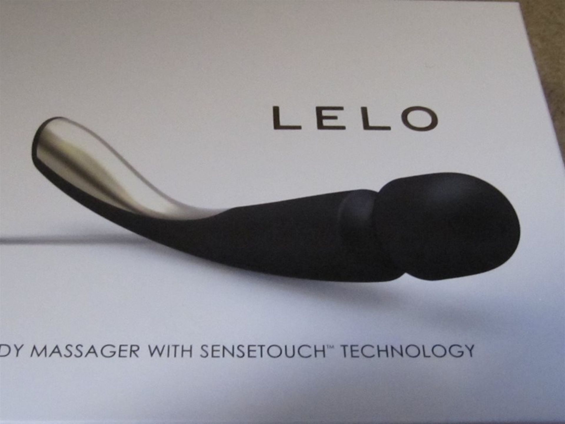 (337) Lelo Premium Body Massager. Black. No vat on Hammer, Shipping available. - Image 2 of 3