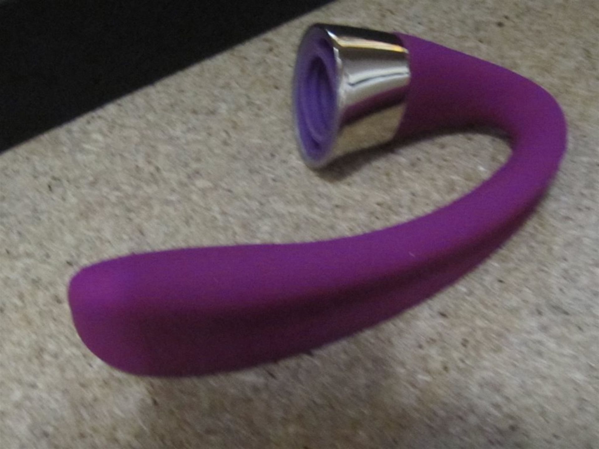 (334) Lelo Couples Masager. Tiana 2 Purple. No vat on Hammer, Shipping available. - Image 3 of 4