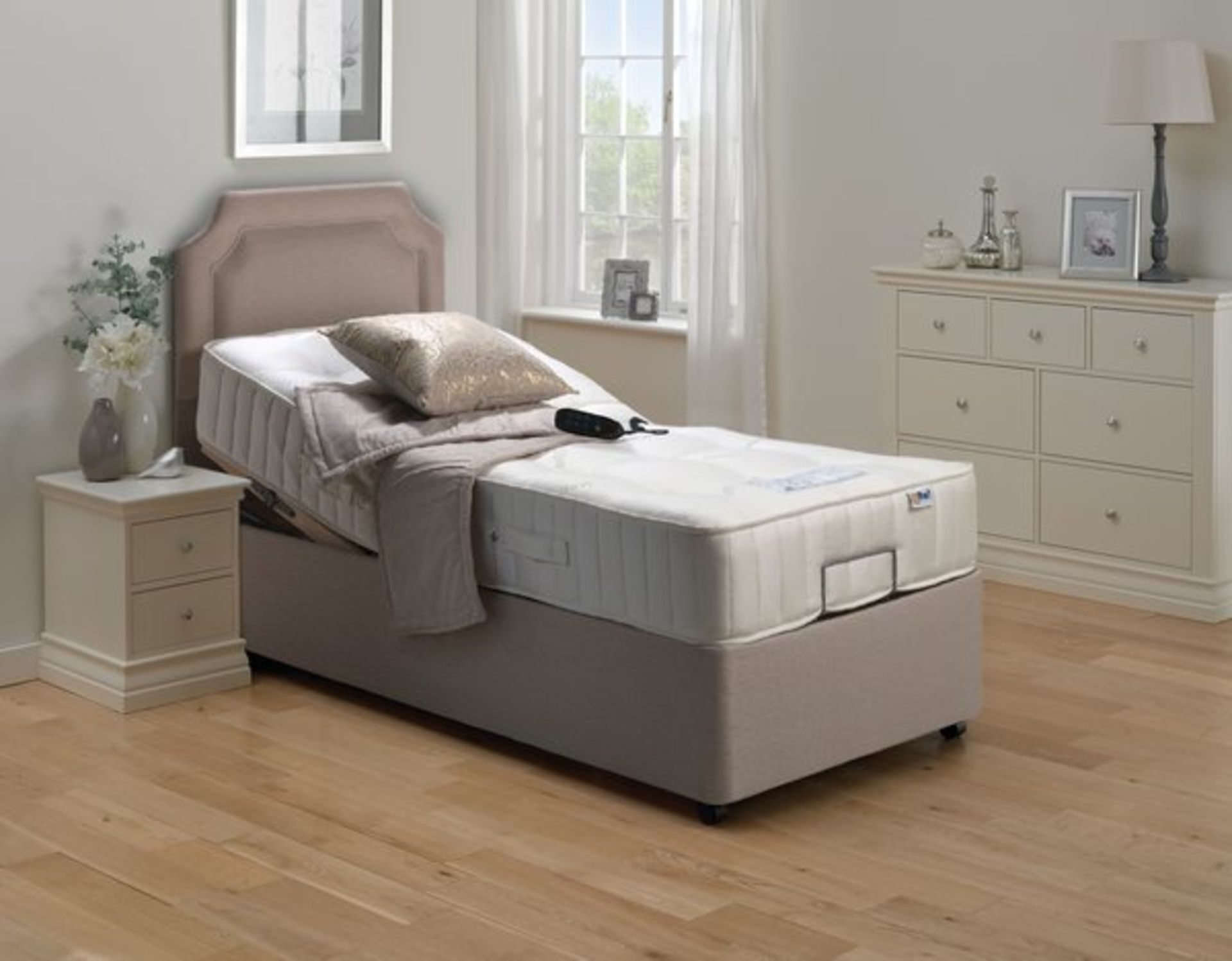 Brand New 3ê0 Single Alpina Adjustable Electric Bed With Pocket Sprung Mattress - Image 3 of 3
