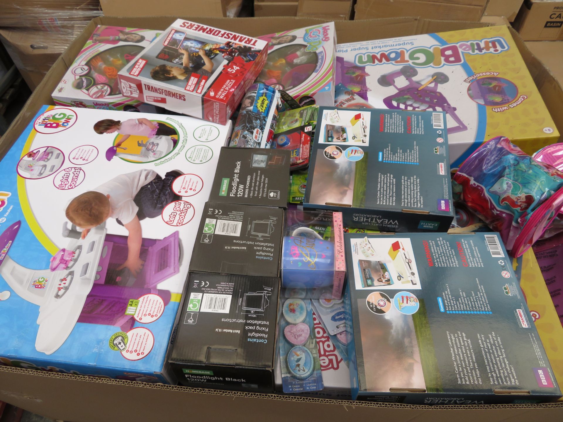 (N6) Large Pallet To Contain 1,245 Pieces Of Various Brand New Items To Include: Disney Princess - Image 2 of 2