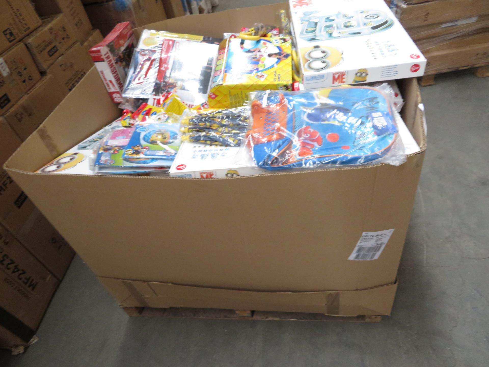 (N17) Large Pallet To Contain 910 Pieces Of Various Brand New Items To Include: Paw Patrol Beach