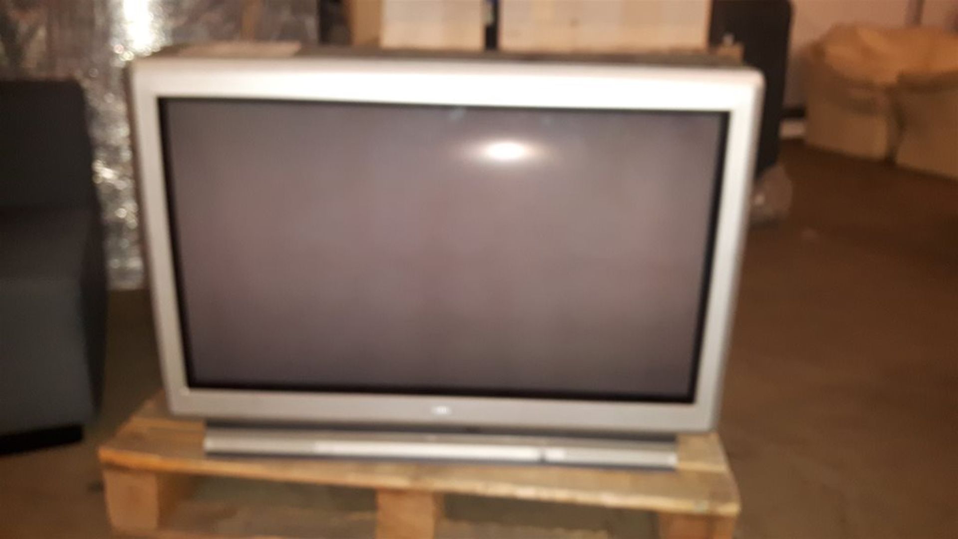 Toshiba CRT Flatscreen 36ZP18P for spares or repair.