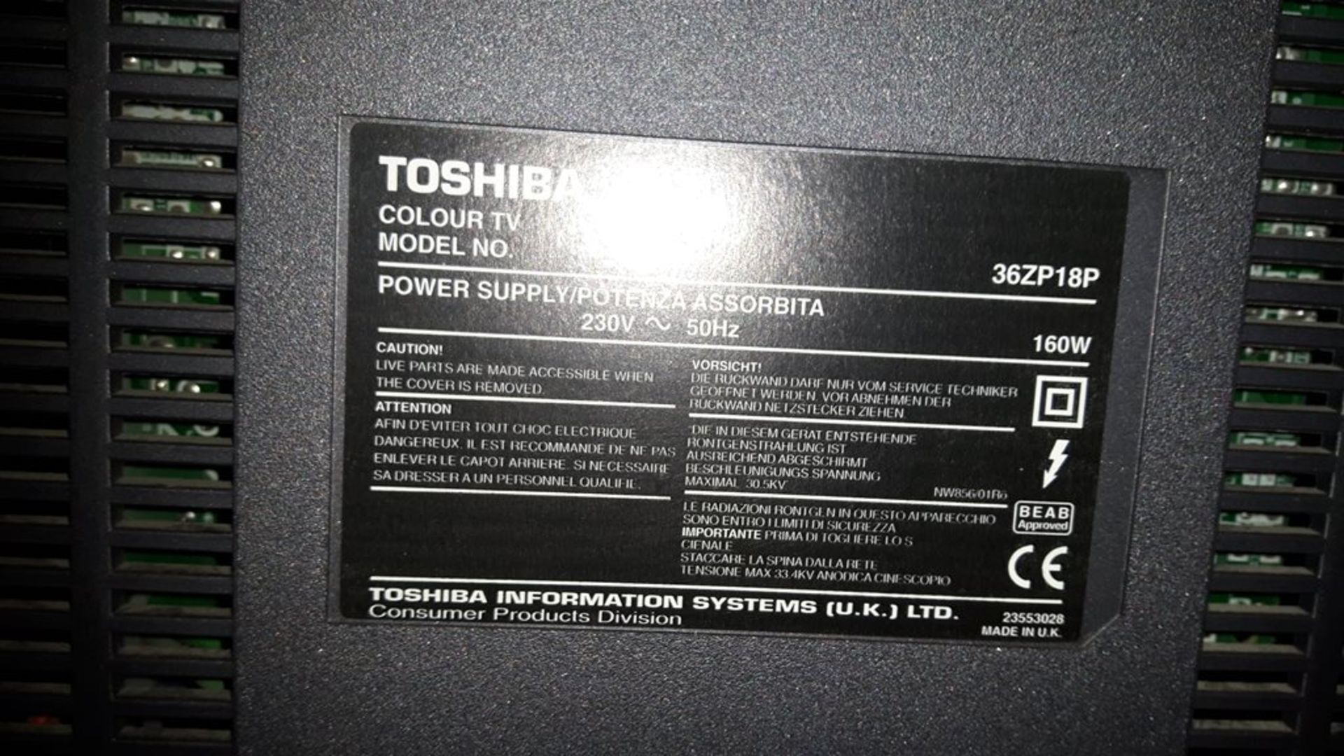 Toshiba CRT Flatscreen 36ZP18P for spares or repair. - Image 2 of 2