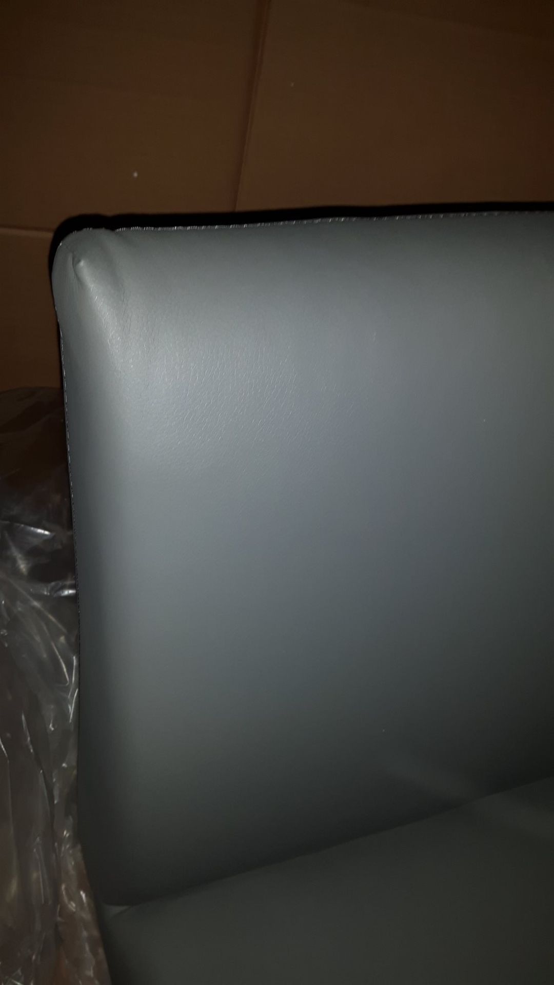 4/5 seat bench seat grey faux leather - Image 2 of 4