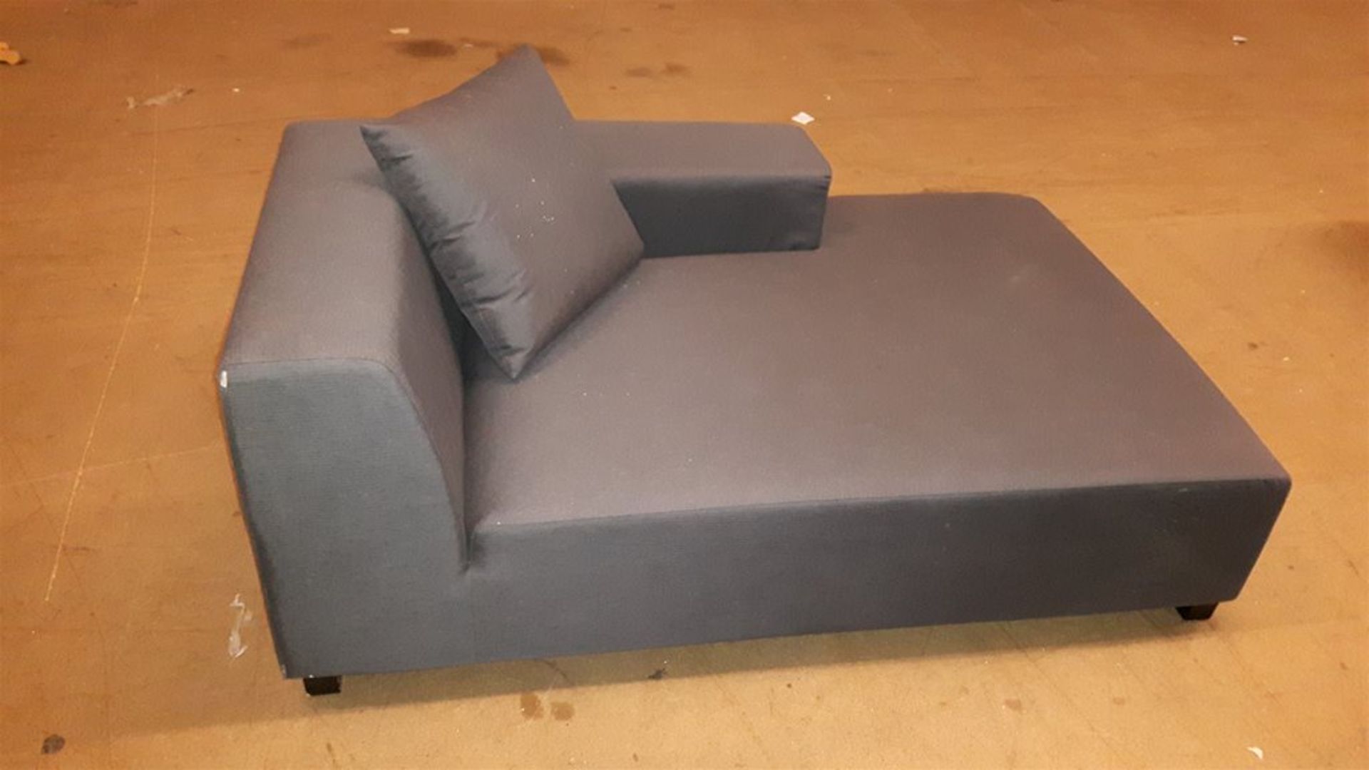 Grey Armhurst 2 piece sofa set - Image 3 of 4