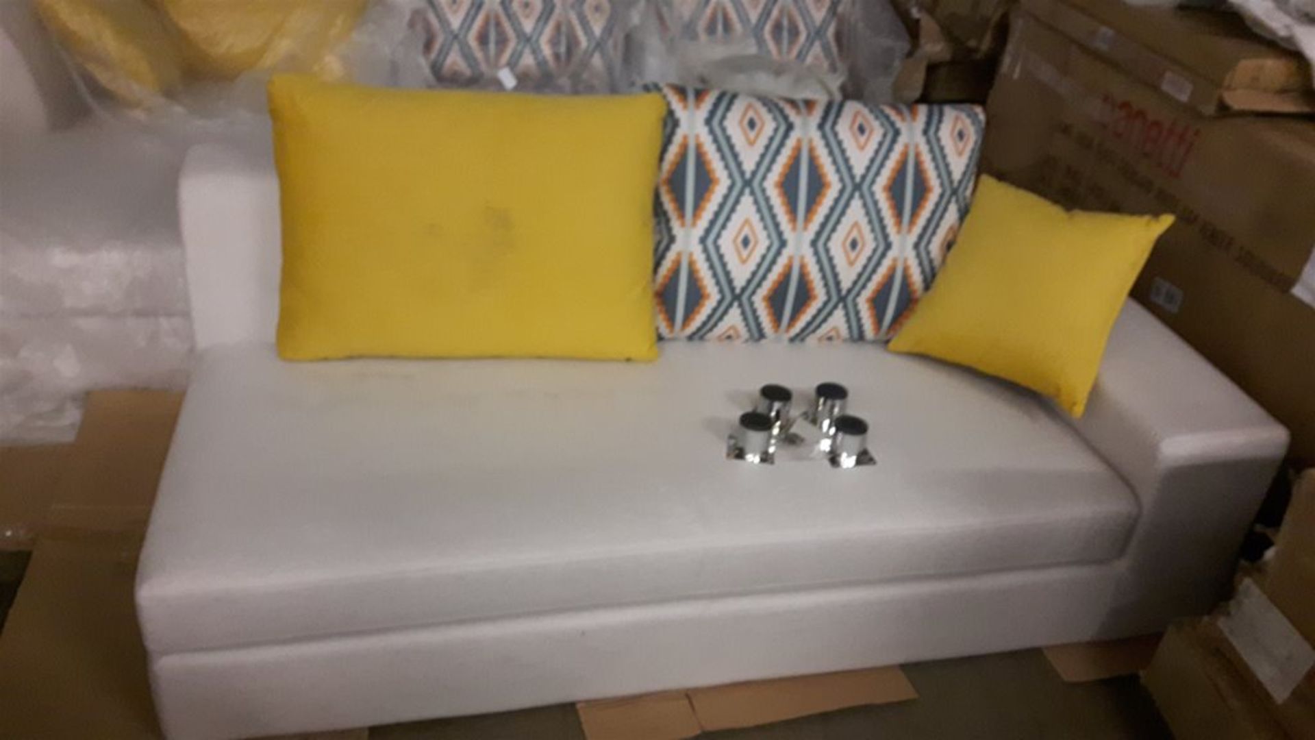 Funky sofa with chaise longue cream and yellow. - Image 7 of 8
