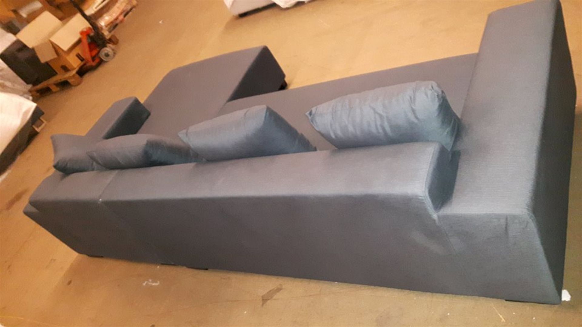 Grey Armhurst 2 piece sofa set - Image 2 of 4