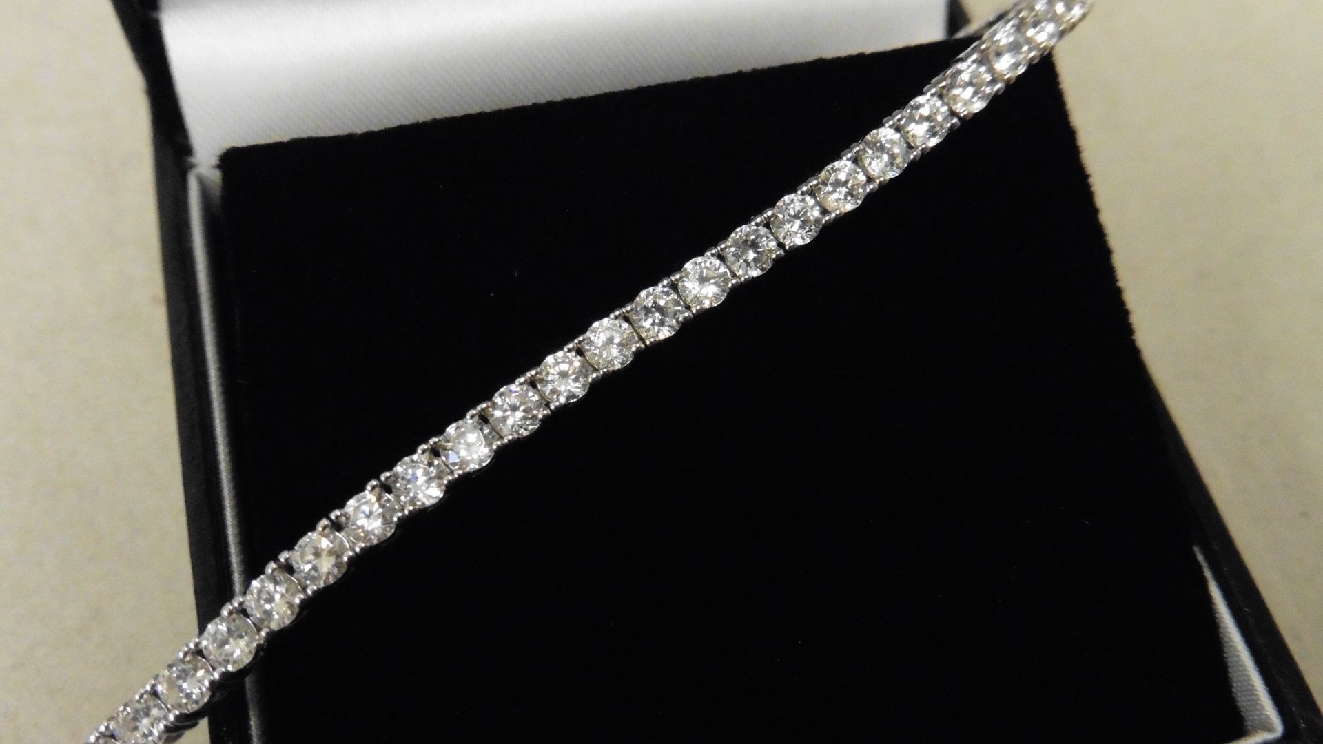 6.60ct Diamond tennis bracelet set with brilliant cut diamonds of I/J colour, si2 clarity. All set - Image 4 of 4