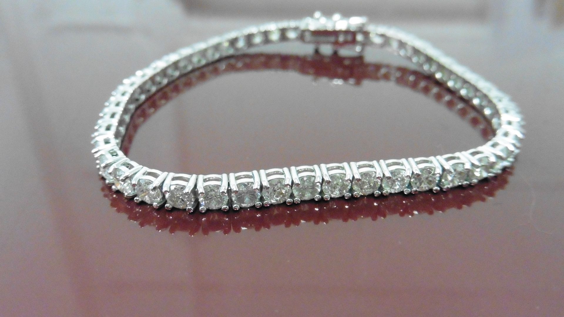 8.00ct Diamond tennis bracelet set with brilliant cut diamonds of I/J colour, si2 clarity. All set