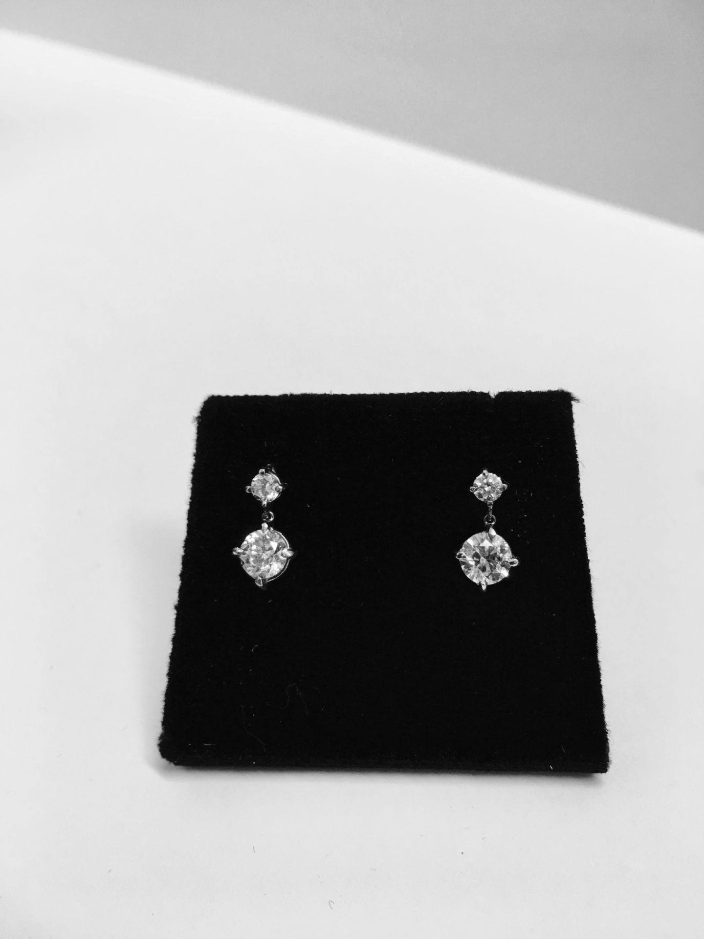 1.02ct diamond drop earrings. 2 brilliant cut diamonds at the bottom, 0.40ct each, I colour, si3 - Image 4 of 4