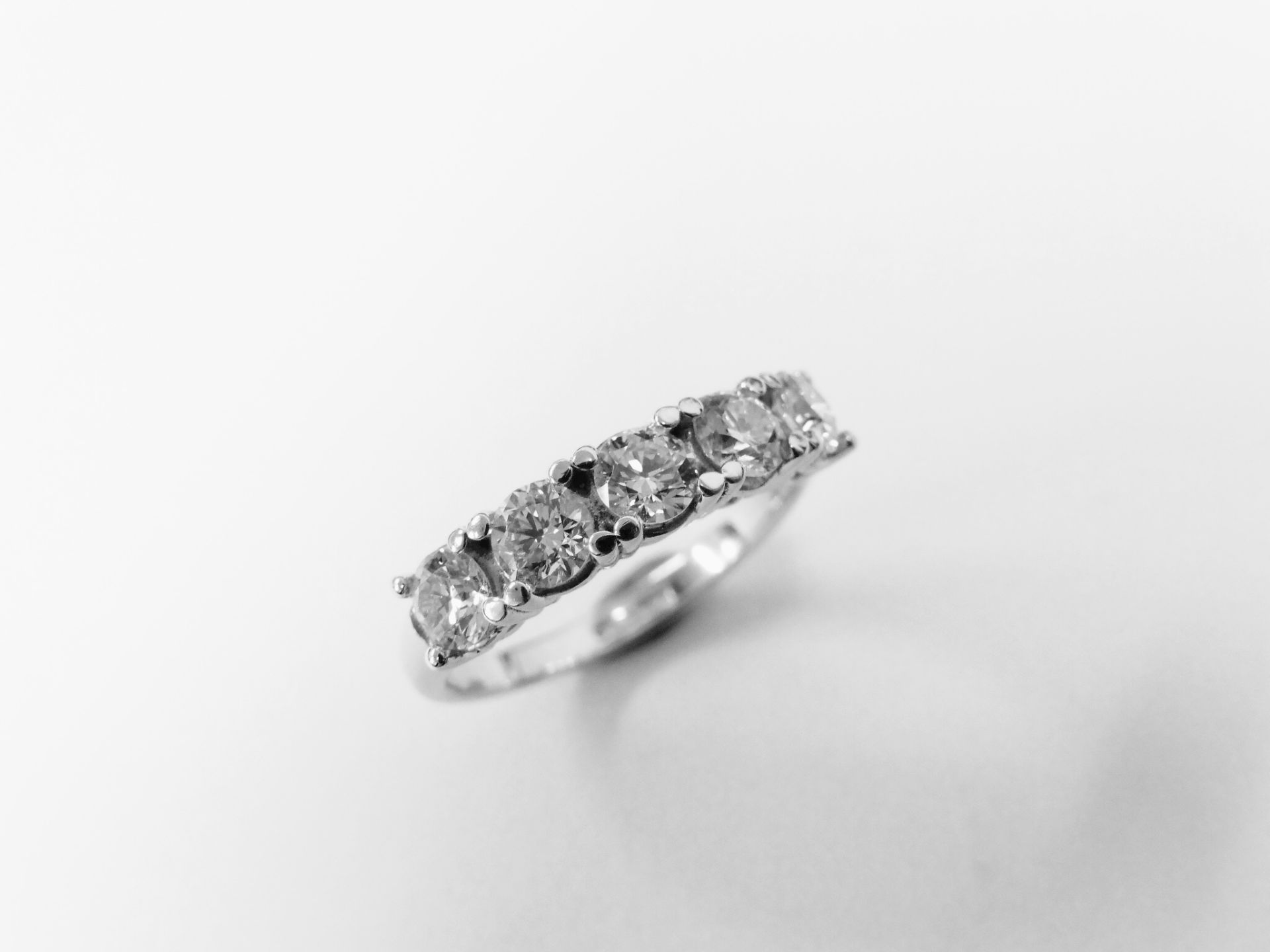 2.50ct diamond five stone ring. 5 x brilliant cut diamonds ( 0.50ct ) I colour and si3 clarity. 4 - Image 4 of 4