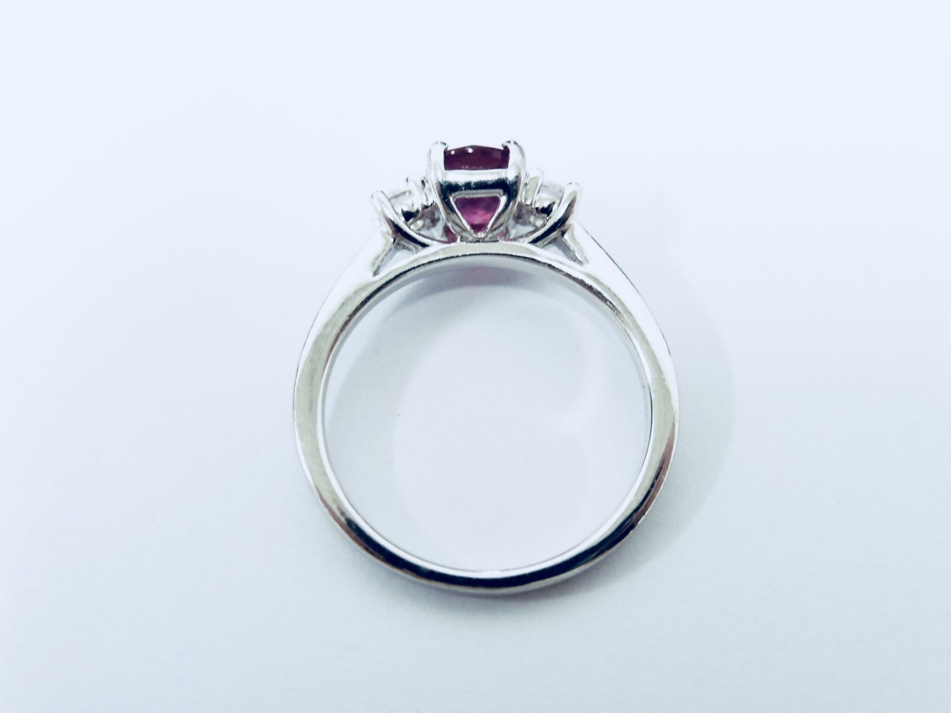 Platinum Ruby diamond trilogy ring,1ct ruby oval (treated),020ct diamond si2 I Coloured (2x.10ct) - Bild 3 aus 5