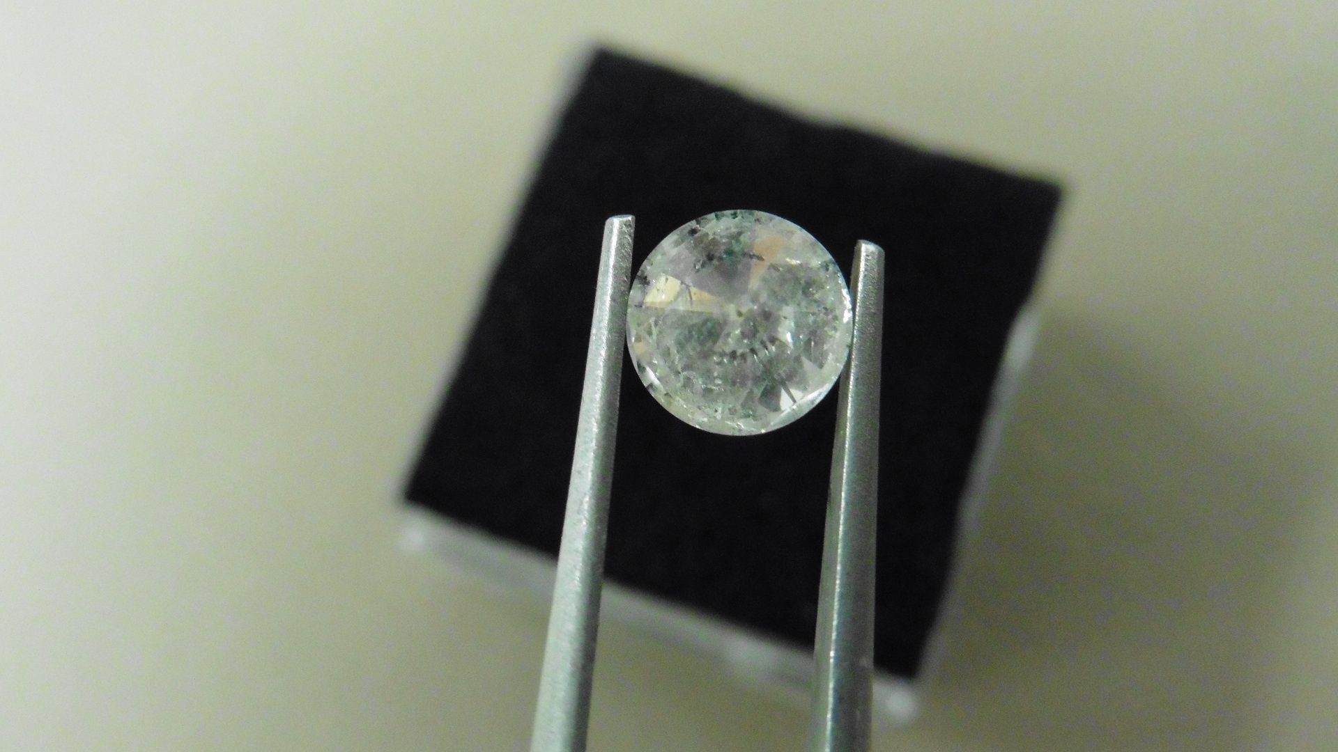 1.17ct natural loose brilliant cut diamond. I colour and I2 clarity. 6.53 x 4.22mm. No certification - Bild 2 aus 4