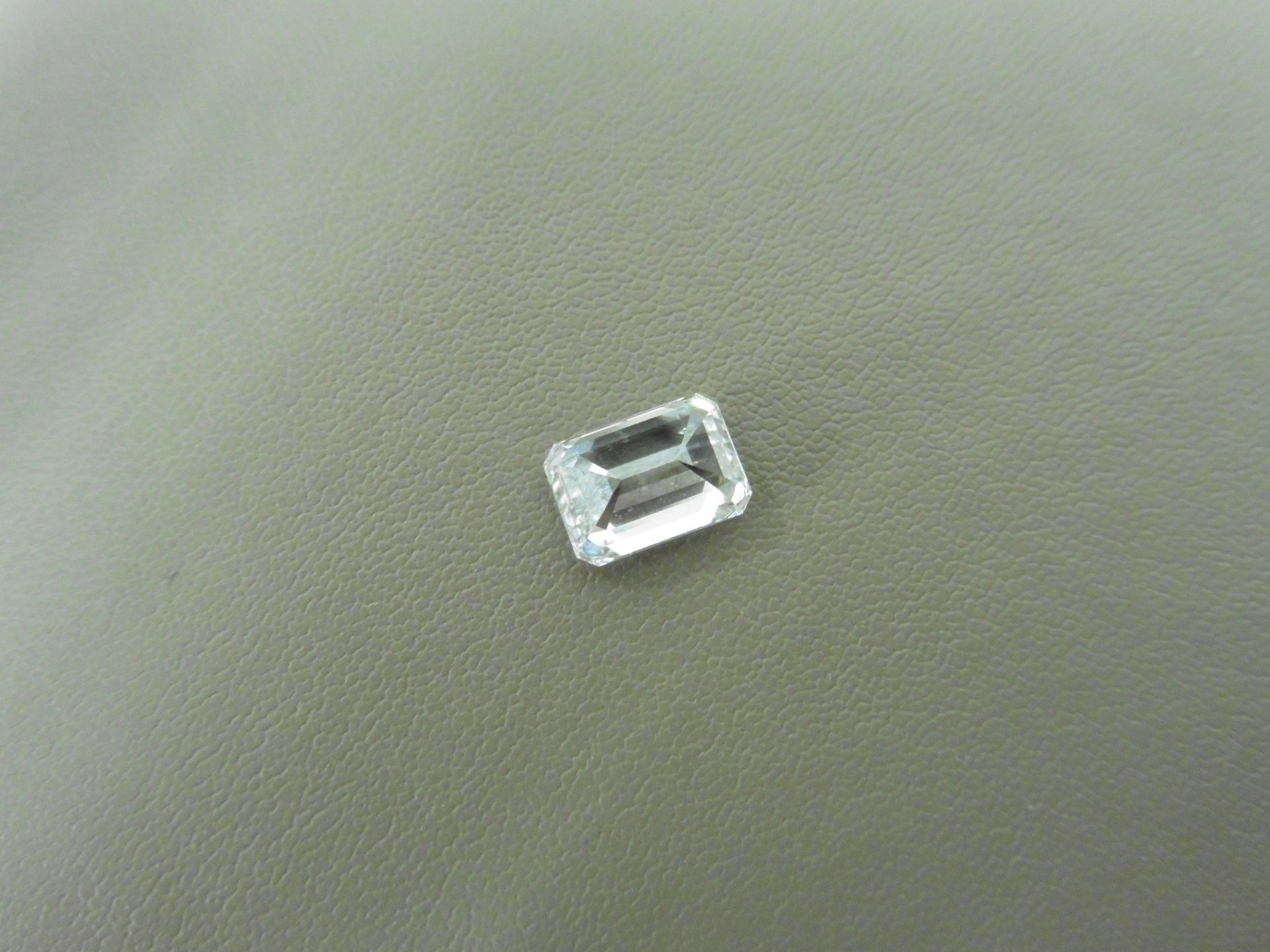 1.50ct natural emerald cut loose diamond. F colour and SI2 clarity. 7.67 x 5.41 x 3.53mm. GIA - Bild 3 aus 5