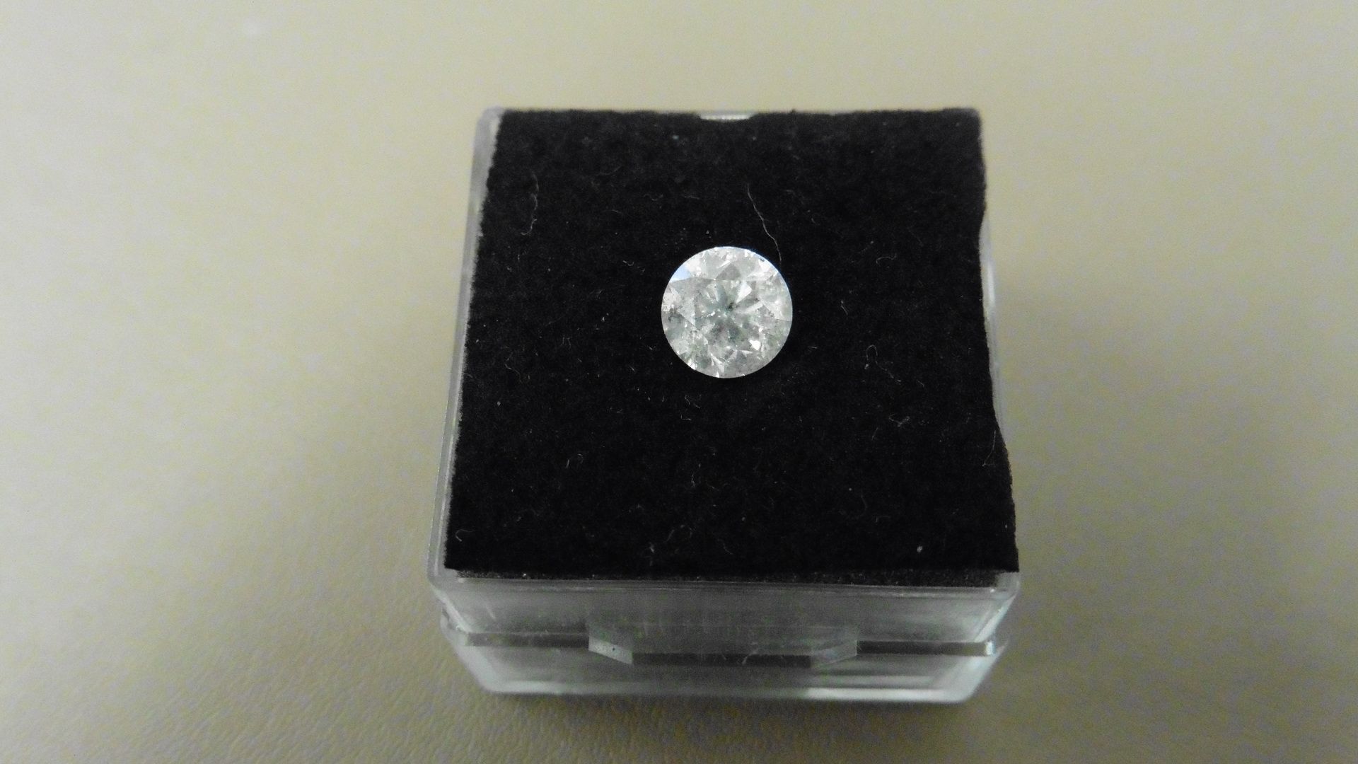 0.97ct natural loose brilliant cut diamond. I colour and I2 clarity. 6.10 x 3.98mm. No certification - Bild 4 aus 4